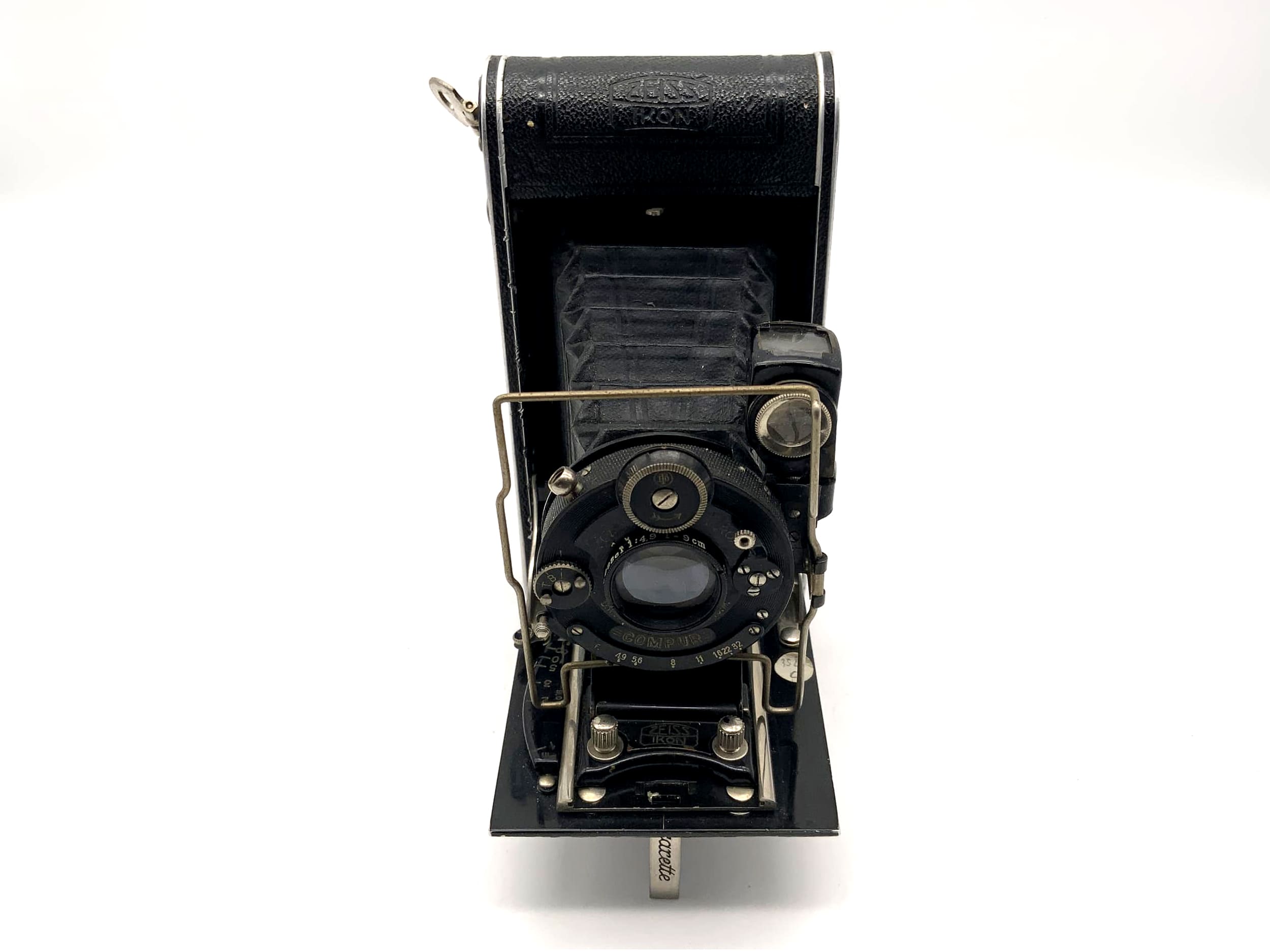 Zeiss Ikon Cocarette folding camera with Carl Zeiss Tessar 1:4.9 9cm 90mm Compur