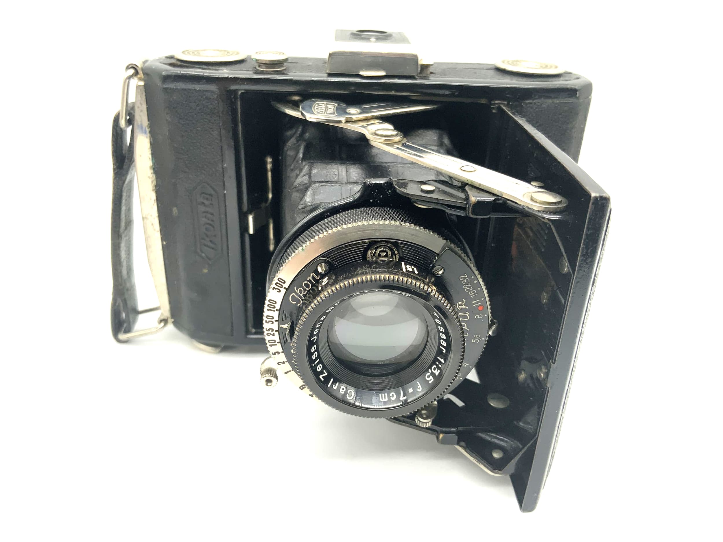 Zeiss Ikon Ikonta 520 folding camera with Carl Zeiss Tessar 1:3.5 7cm 70mm Compur