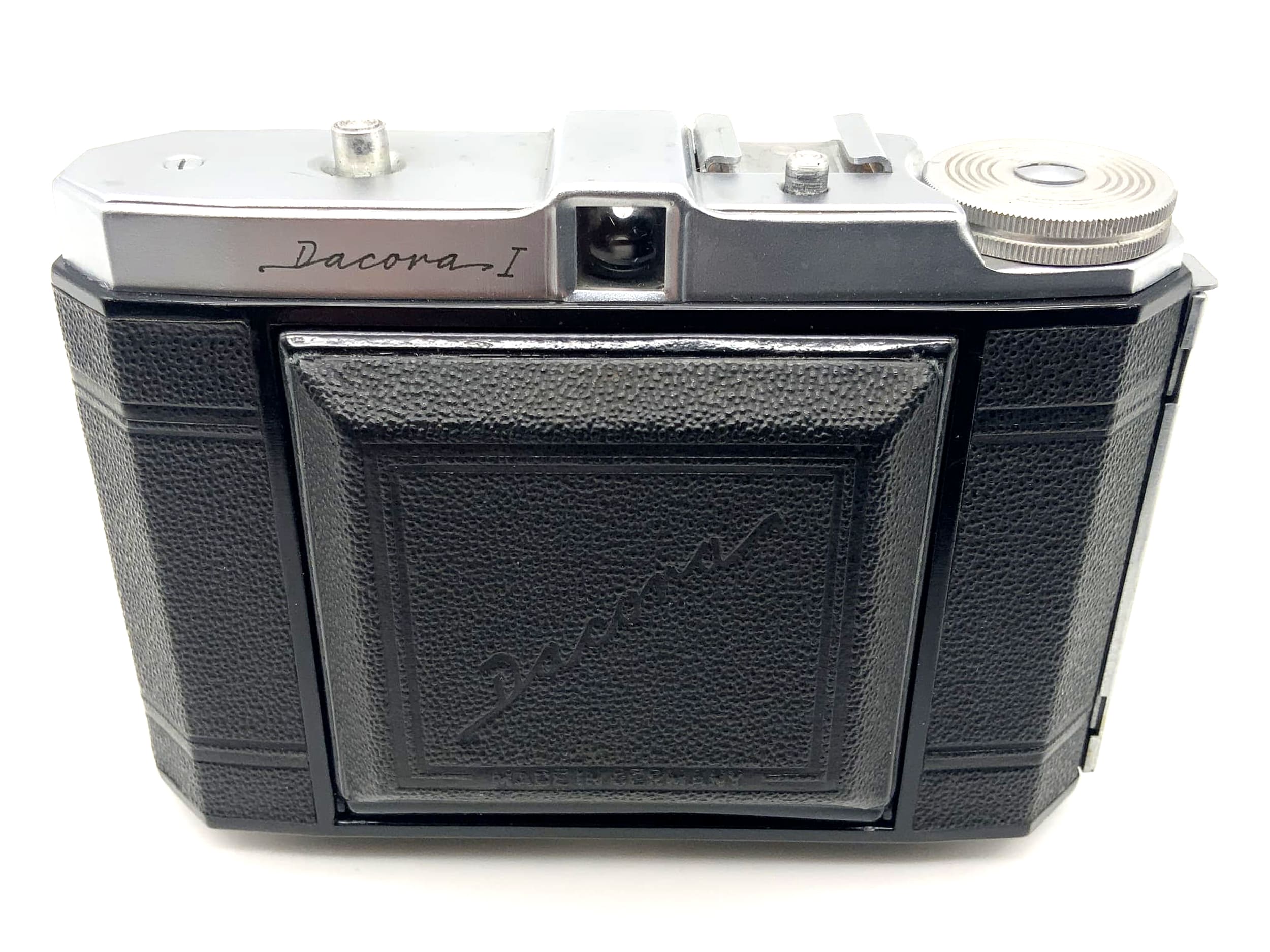 Dacora I folding camera with Ennar 1:4.5 7.5cm red C 1 Vario