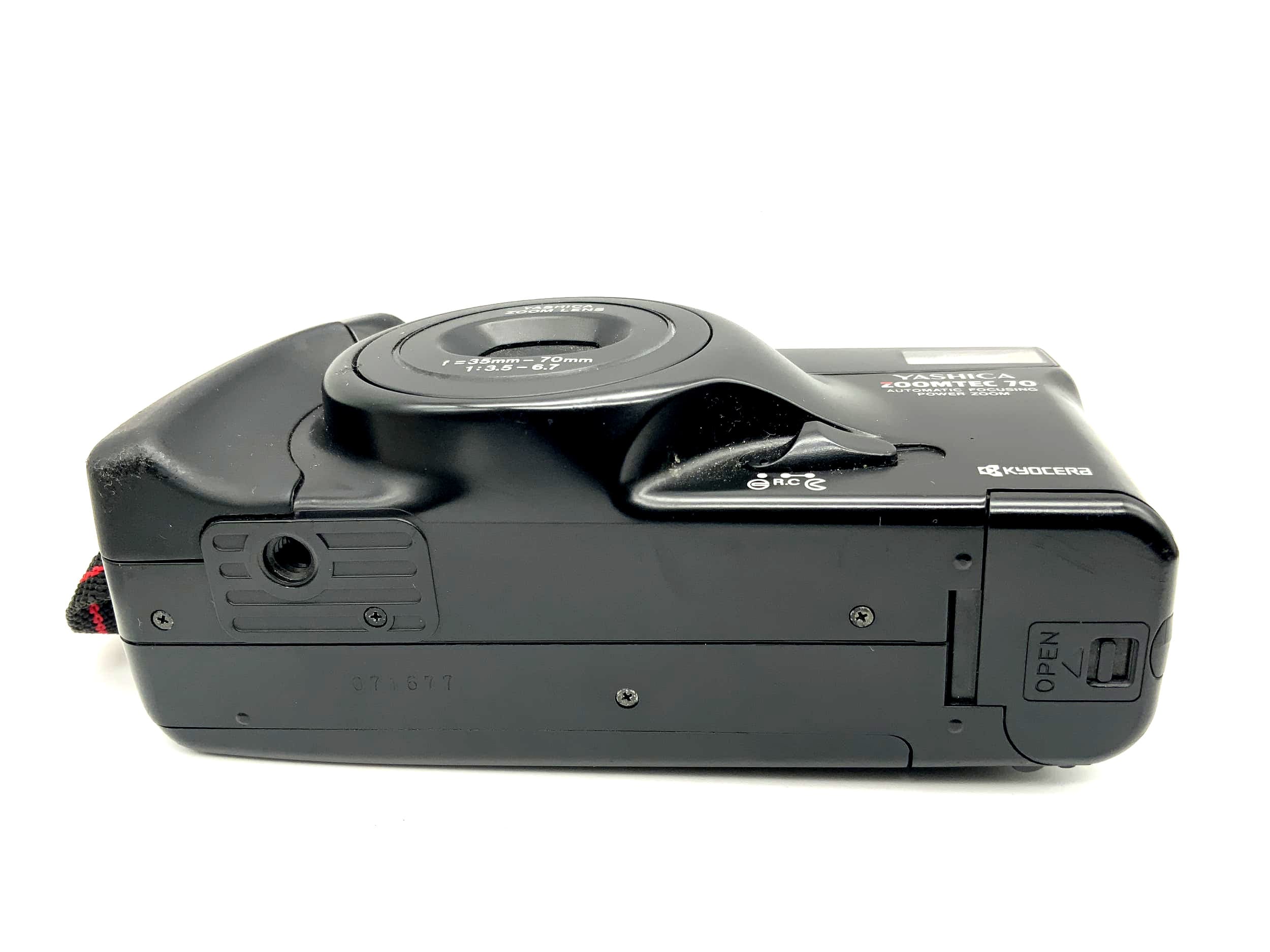Yashica Zoomtec 70 Point&amp;Shoot with 1:3.5-6.7 35-70mm 35mm !Flash defective!