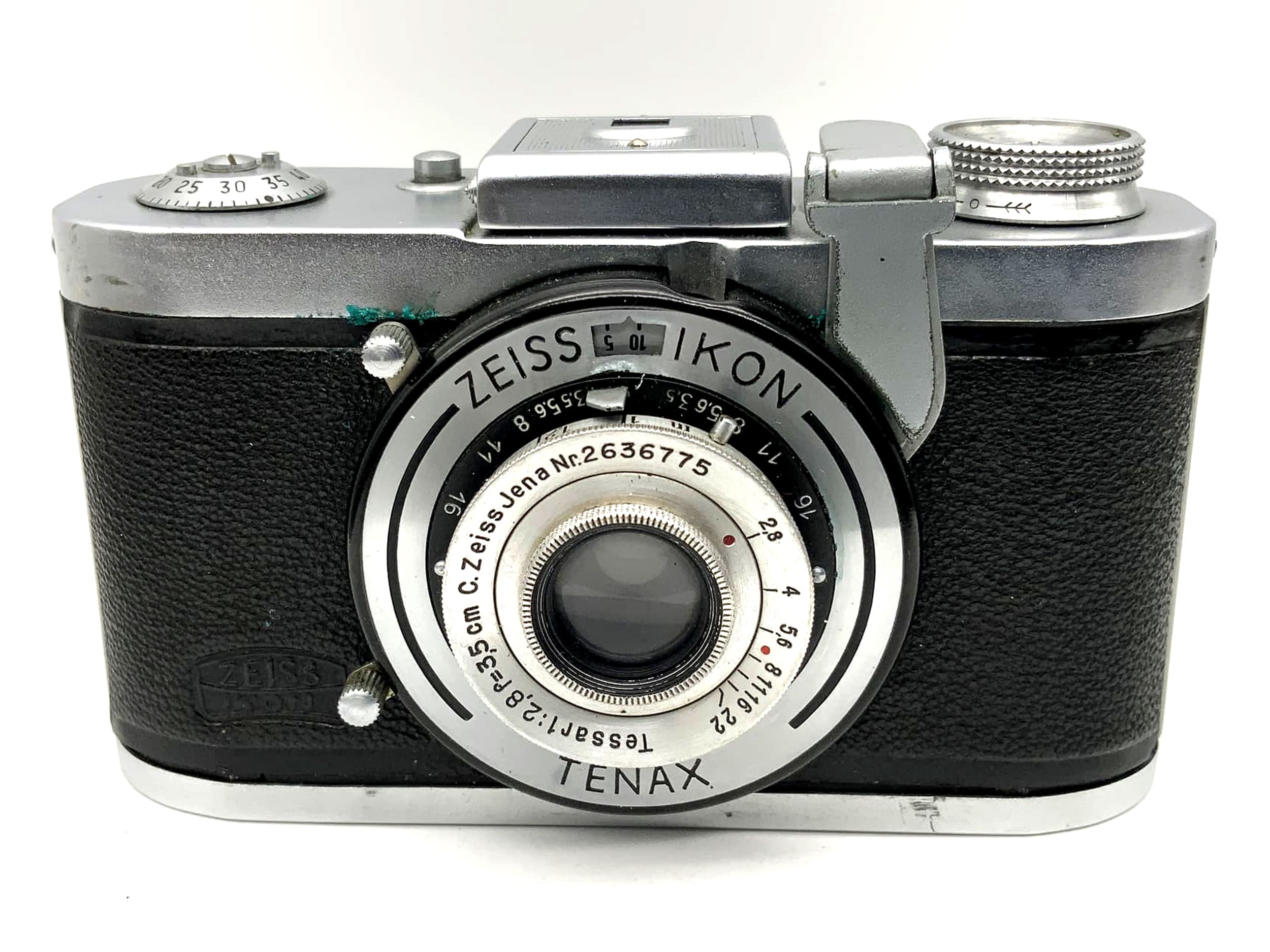 Zeiss Ikon Tenax rangefinder camera with Carl Zeiss Tessar 1:2.8/3.5cm Compur lens