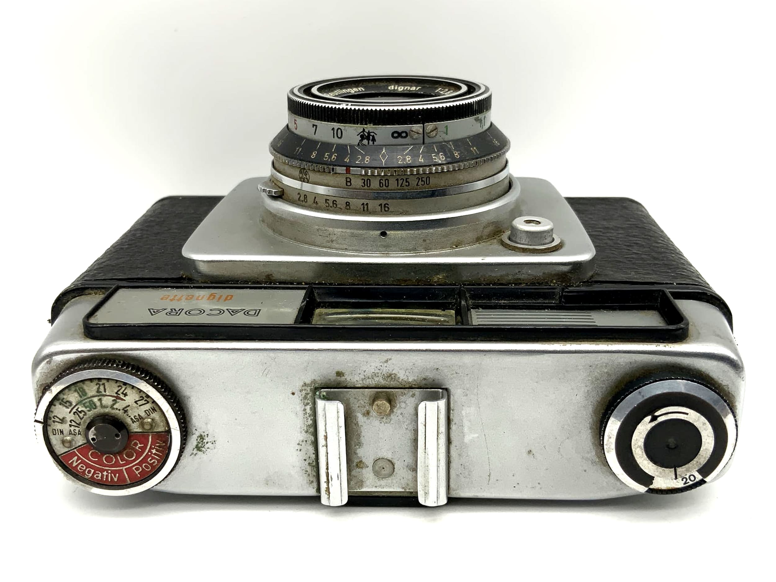 Dacora dignette viewfinder camera with dignar 1:2.8/45mm analogue camera