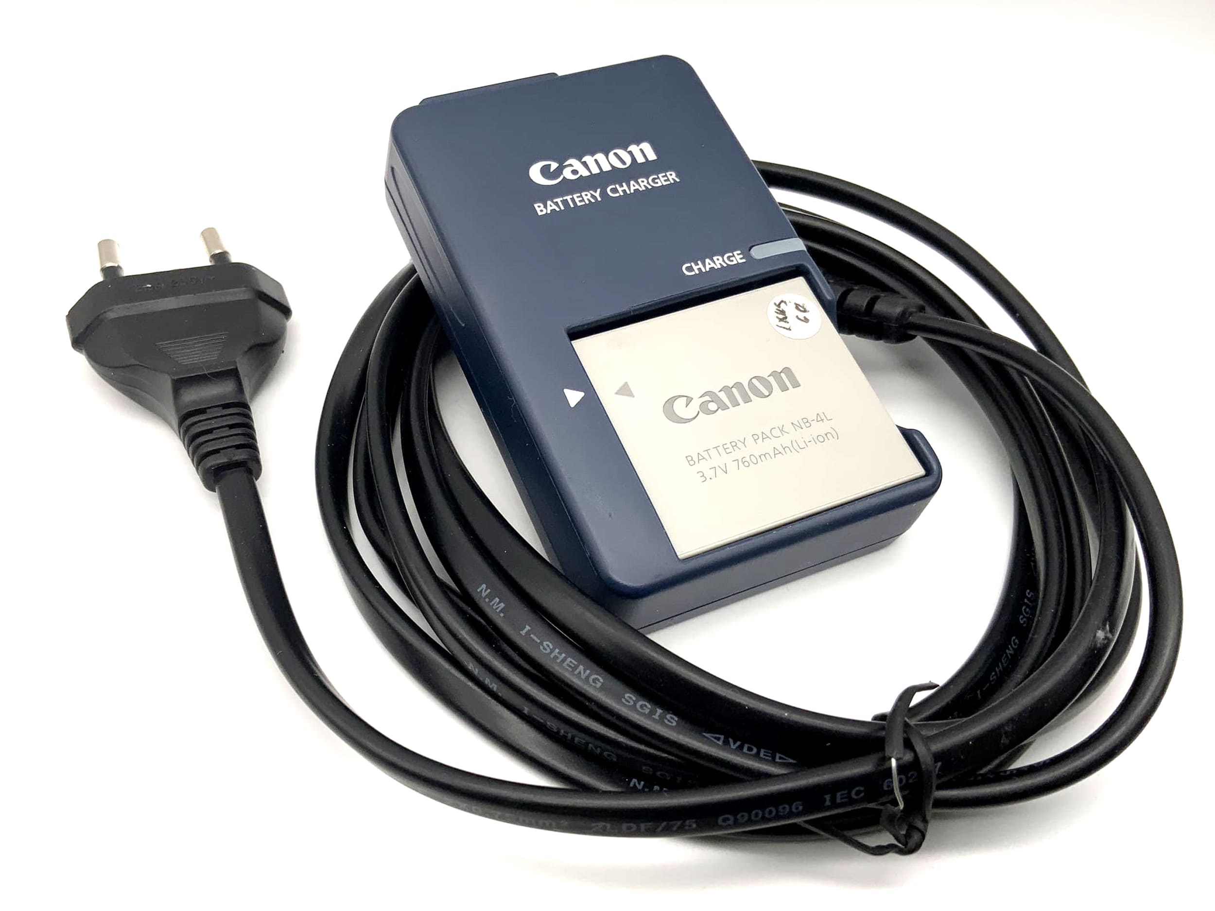 Canon IXUS 60 digital camera with zoom lens 5.8-17.4mm 1:2.8-4.9 6.0 mega pixels