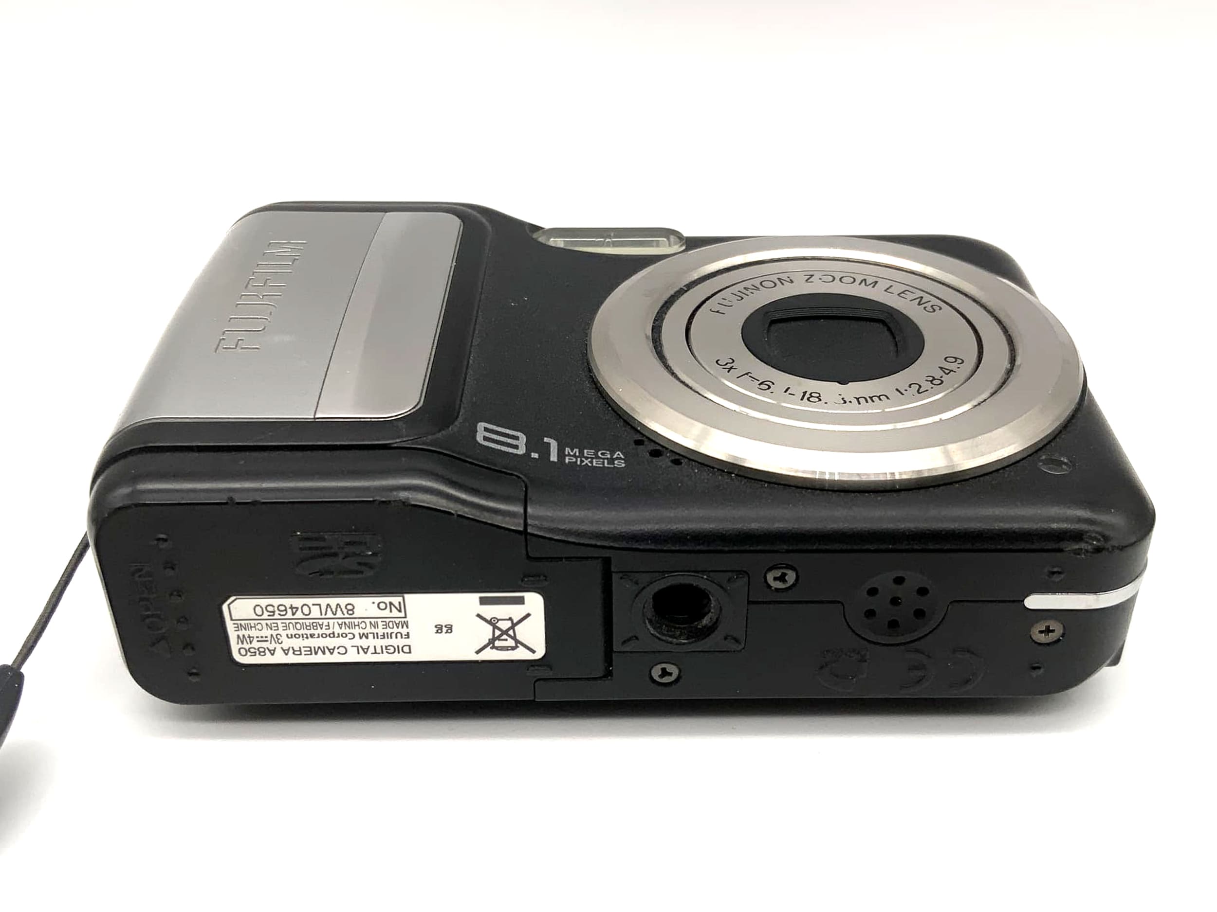 Fujifilm A850 with Fujinon Zoom Lens 3x f=6.1-18.3mm 1:2.8-4.9 8.1 Mega Pixels