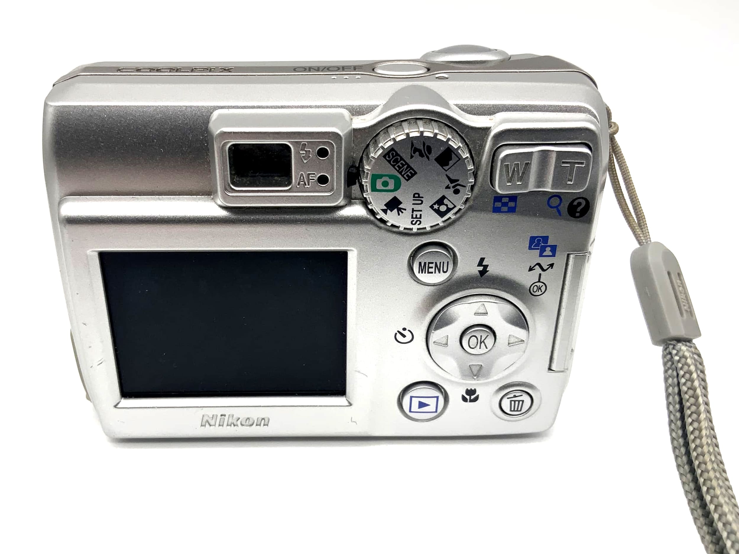 Nikon Coolpix 5600 digital camera with zoom Nikkor 5.7-17.1mm 1:2.9-4.9 lens