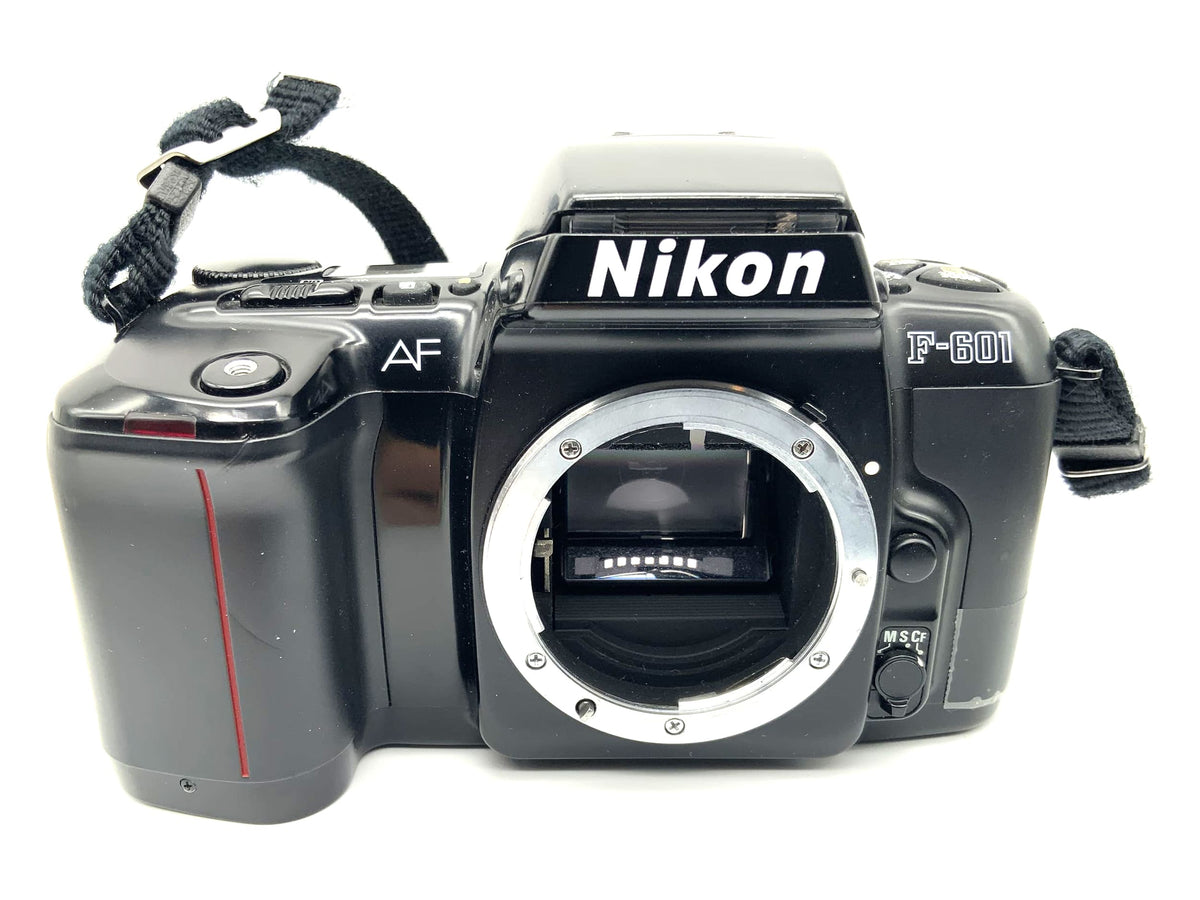 Nikon F-601 AF 35mm SLR analog camera body (Nikon AF)
