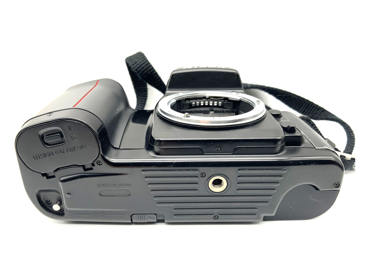 Nikon F-601 AF 35mm SLR analog camera body (Nikon AF)