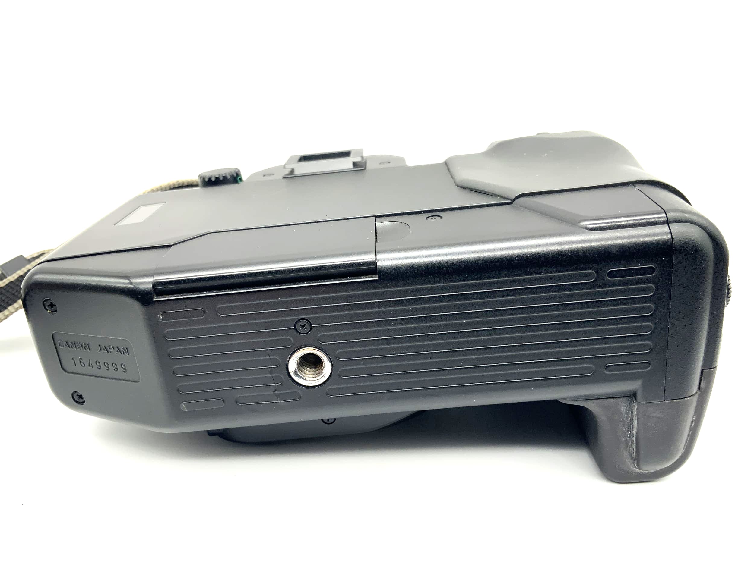 Canon EOS 650 35mm SLR camera analog body (Canon EF)