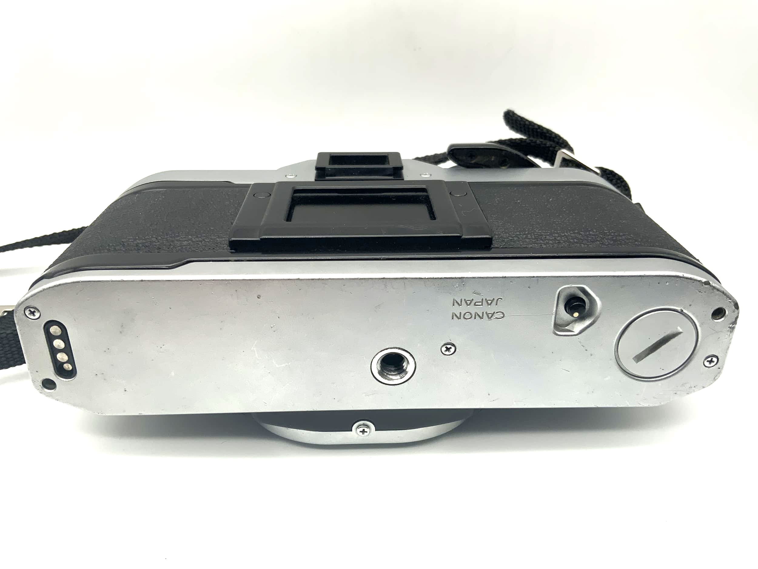 Canon AE-1 program 35mm SLR analog body (Canon FD)