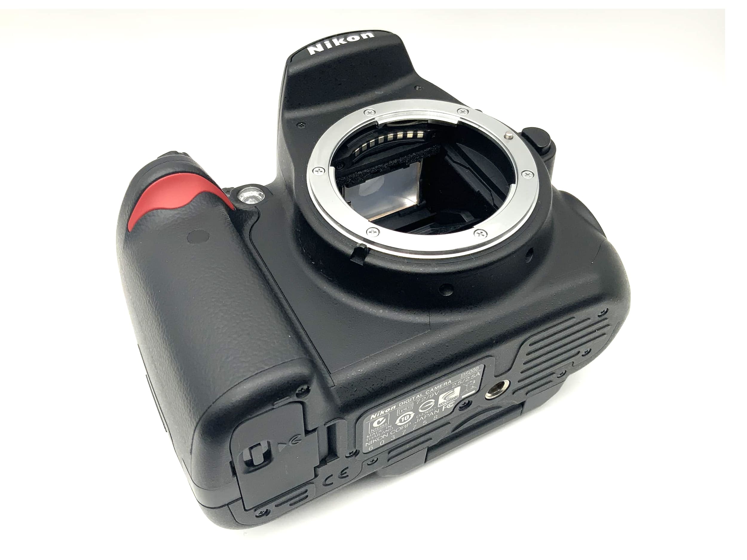 Nikon D5000 SLR camera DSLR digital body (Nikon AF)