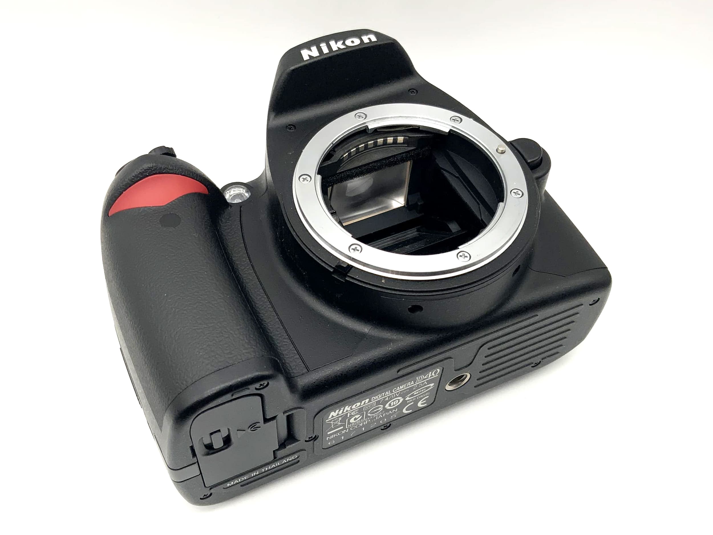 Nikon D40 digital SLR camera (Nikon AF)