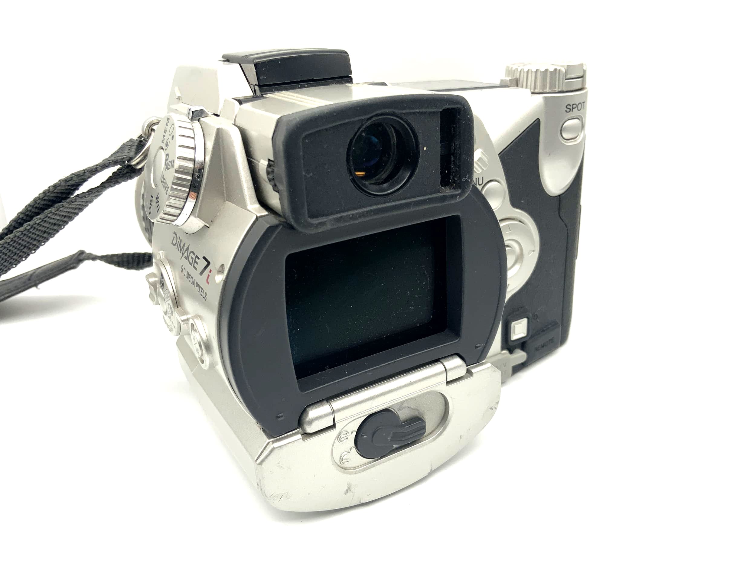 Minolta Dimage 7i with 7x Optical Zoom Lens GT 7.2-50.8mm 1:2.8-3.5 APO 5.0 MP