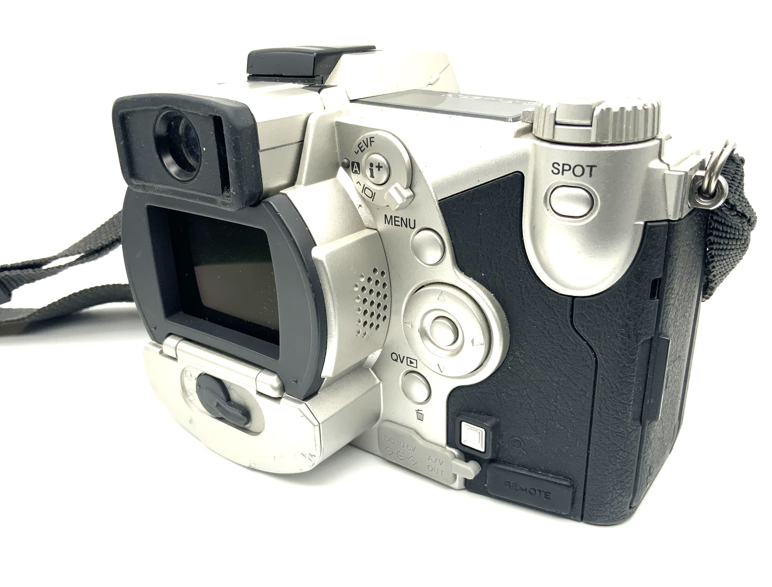 Minolta Dimage 7i with 7x Optical Zoom Lens GT 7.2-50.8mm 1:2.8-3.5 APO 5.0 MP