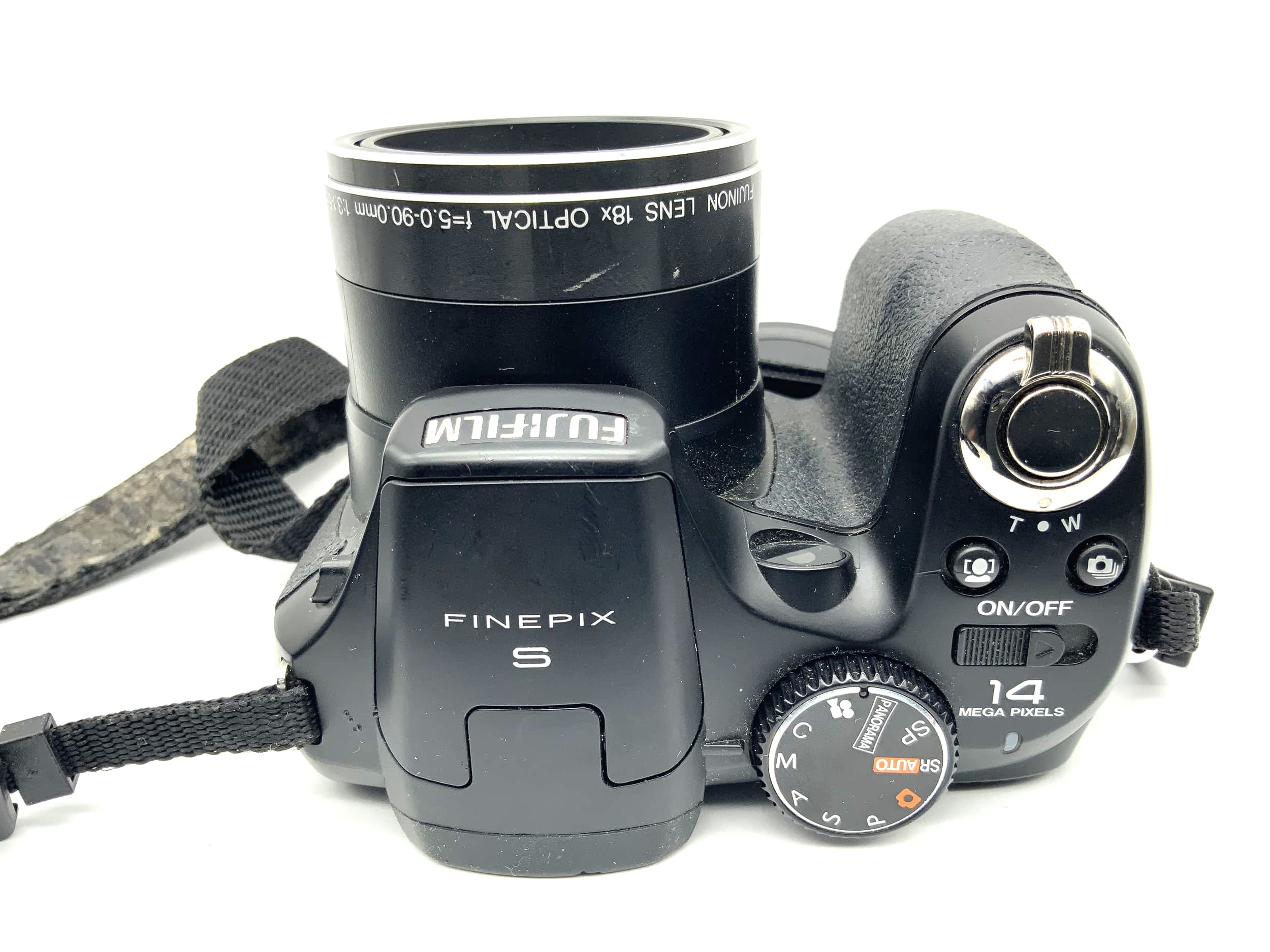 Fujifilm Finepix S2980 with 18x optical zoom f=5.0-90.0mm 1:3.1-5.6 14 MP