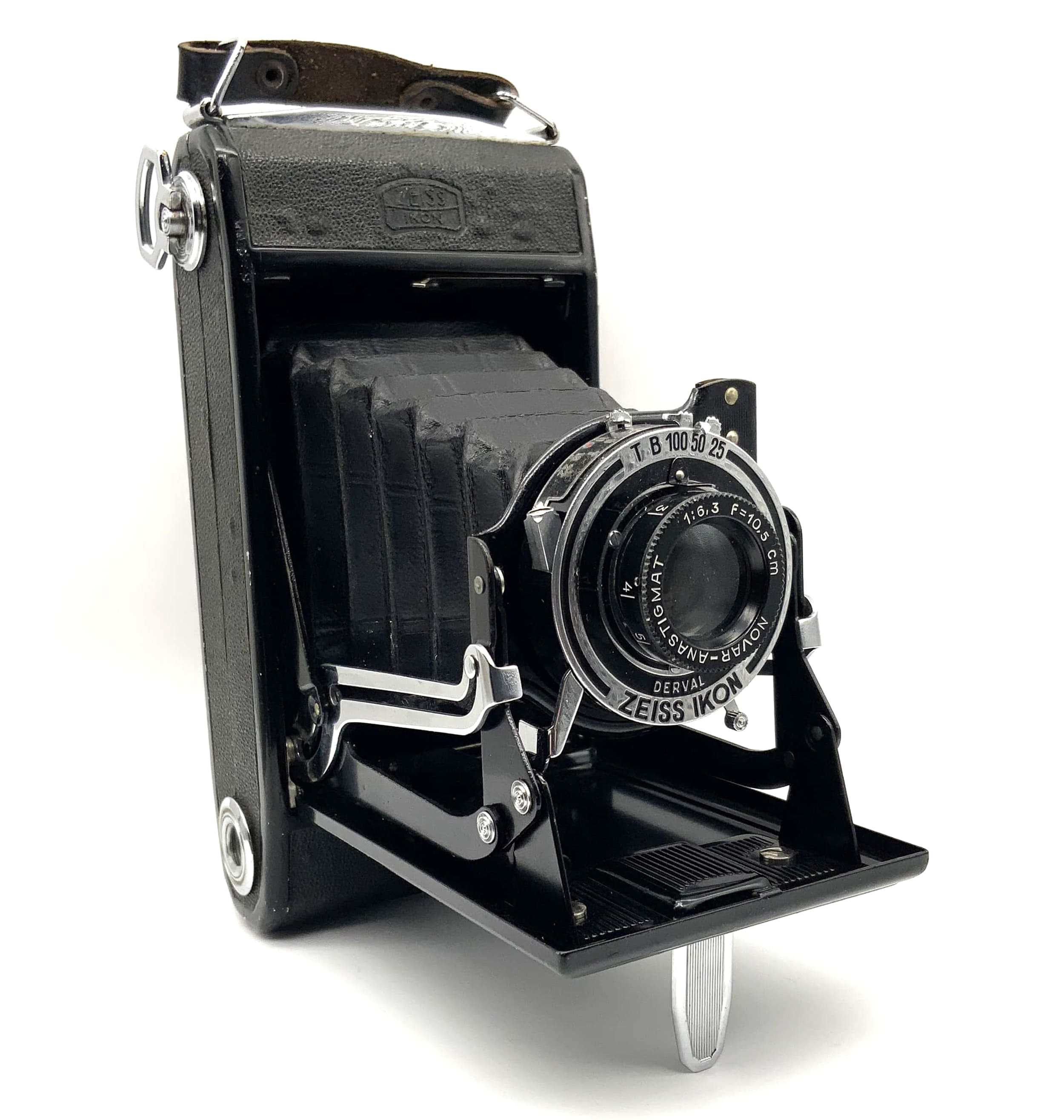 Zeiss Ikon 515/2 folding camera with Novar Anastigmat 1:6.3 10.5cm Derval