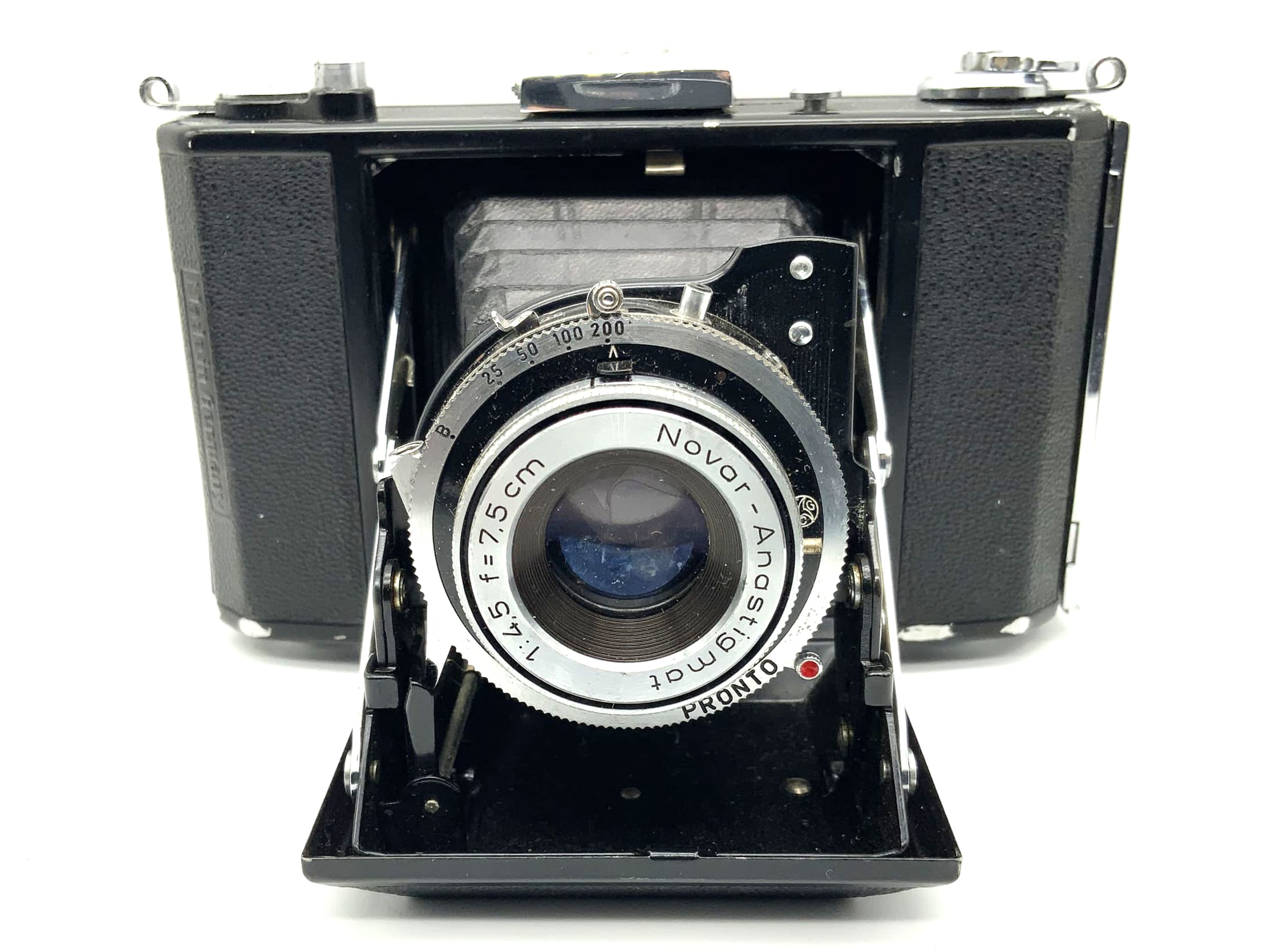 Zeiss Ikon 515/16 folding camera with Novar Anastigmat 1:4.5 f=7.5cm Pronto