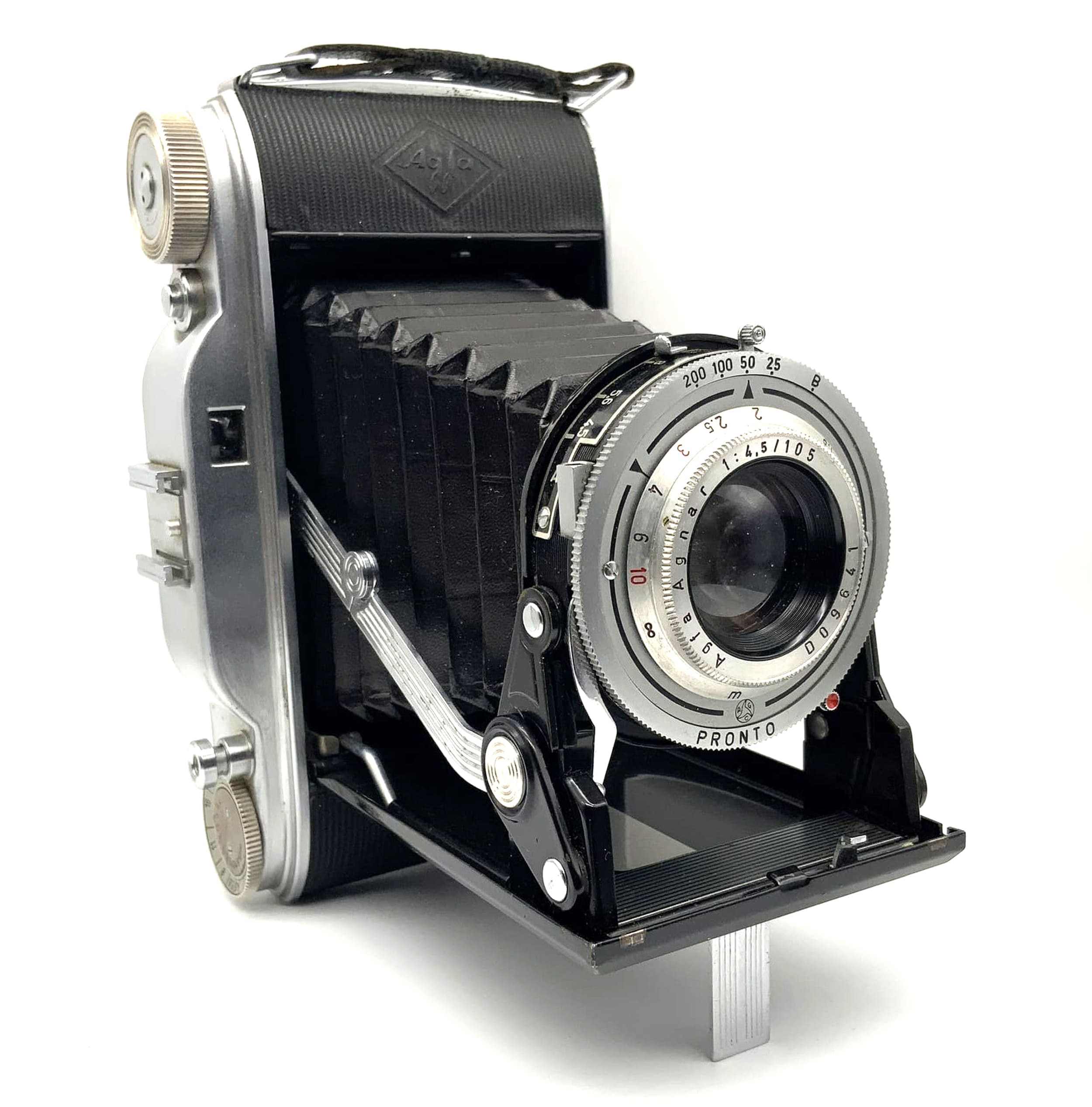 Agfa Record I folding camera with Agnar 1:4.5/105 Pronto analogue camera