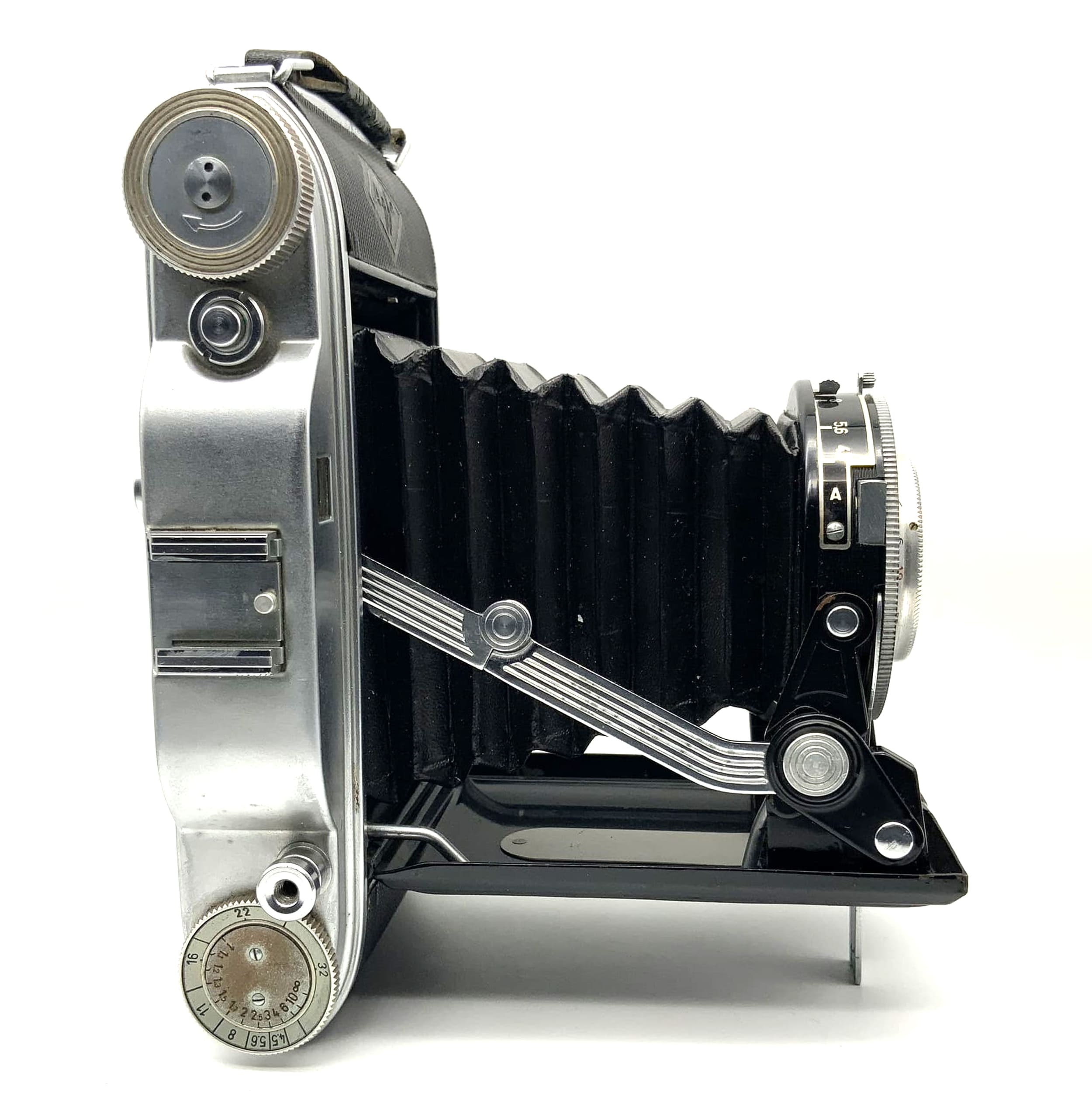 Agfa Record I folding camera with Agnar 1:4.5/105 Pronto analogue camera