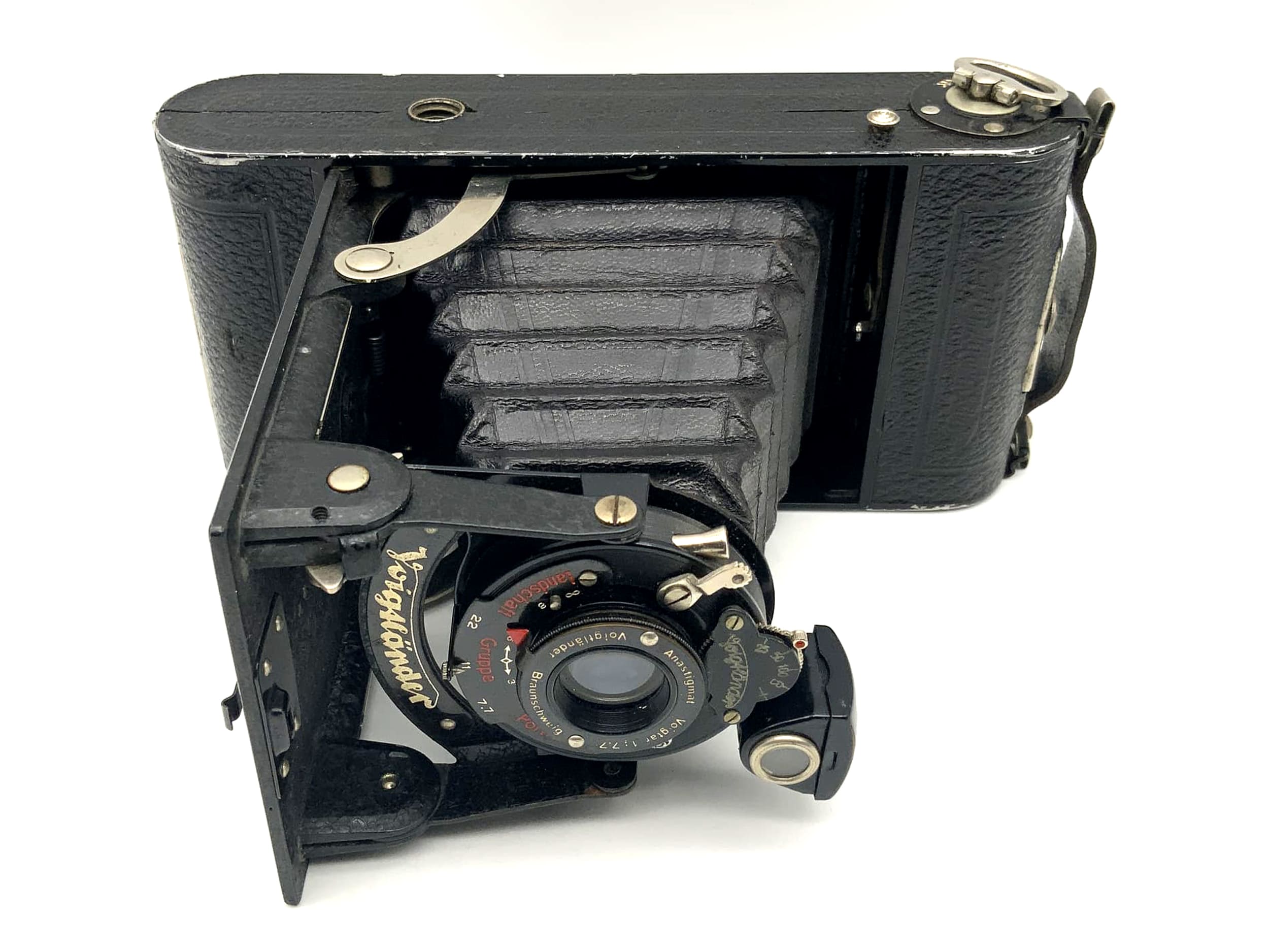 Voigtländer Bessa folding camera with Anastigmat Voigtar 1:7.7