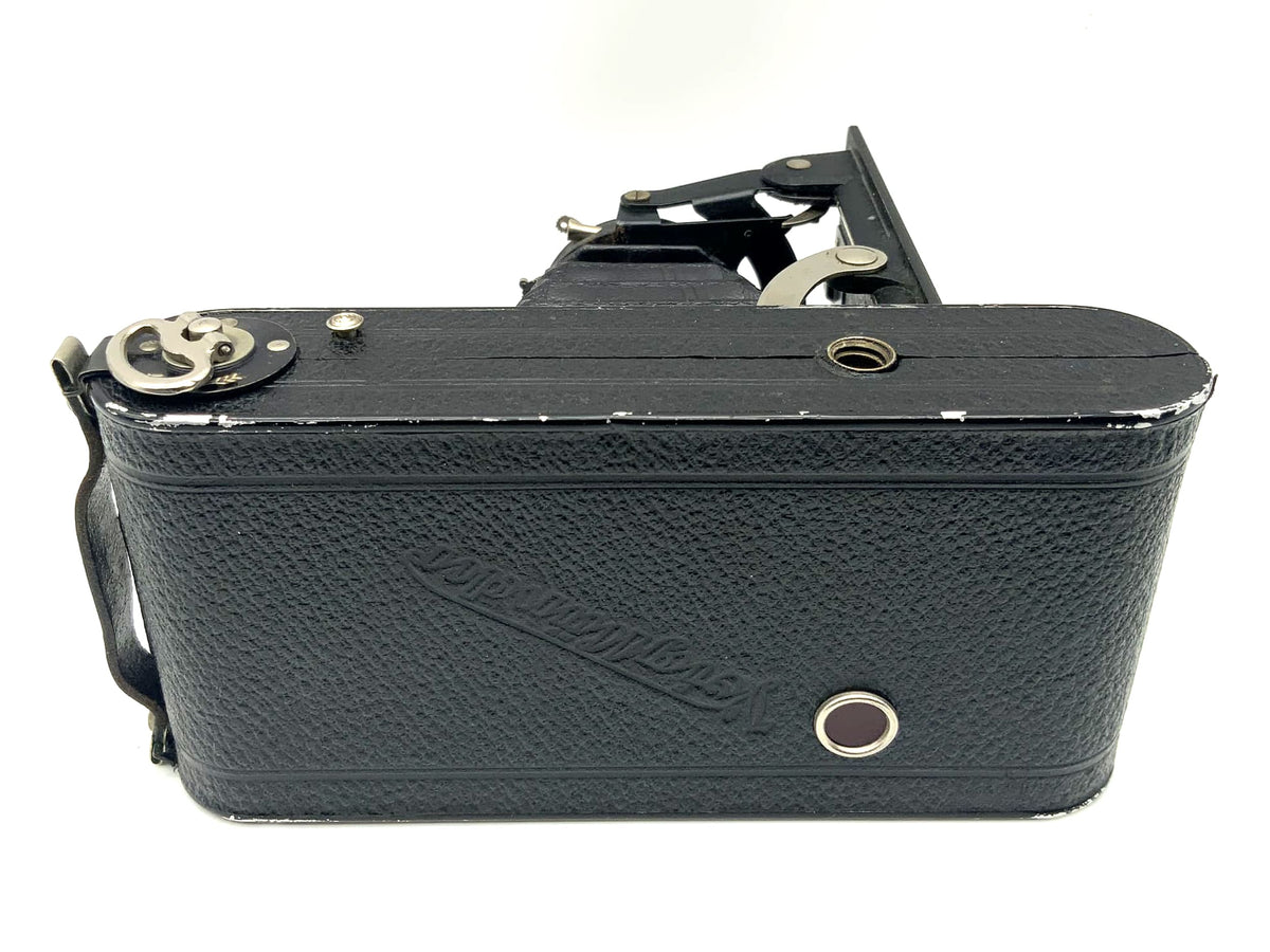 Voigtländer Bessa folding camera with Anastigmat Voigtar 1:7.7