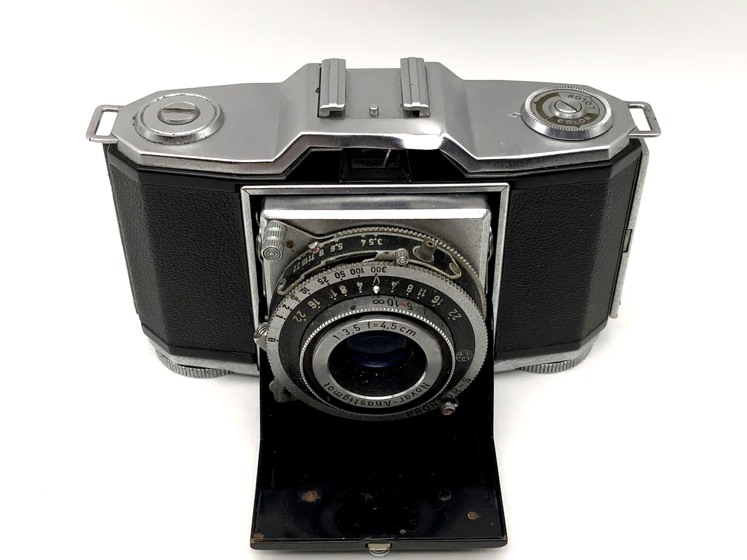 Zeiss Ikon Ikonta 522/24 folding camera with Novar Anastigmat 1:3.5 f=4.5cm ProntorS