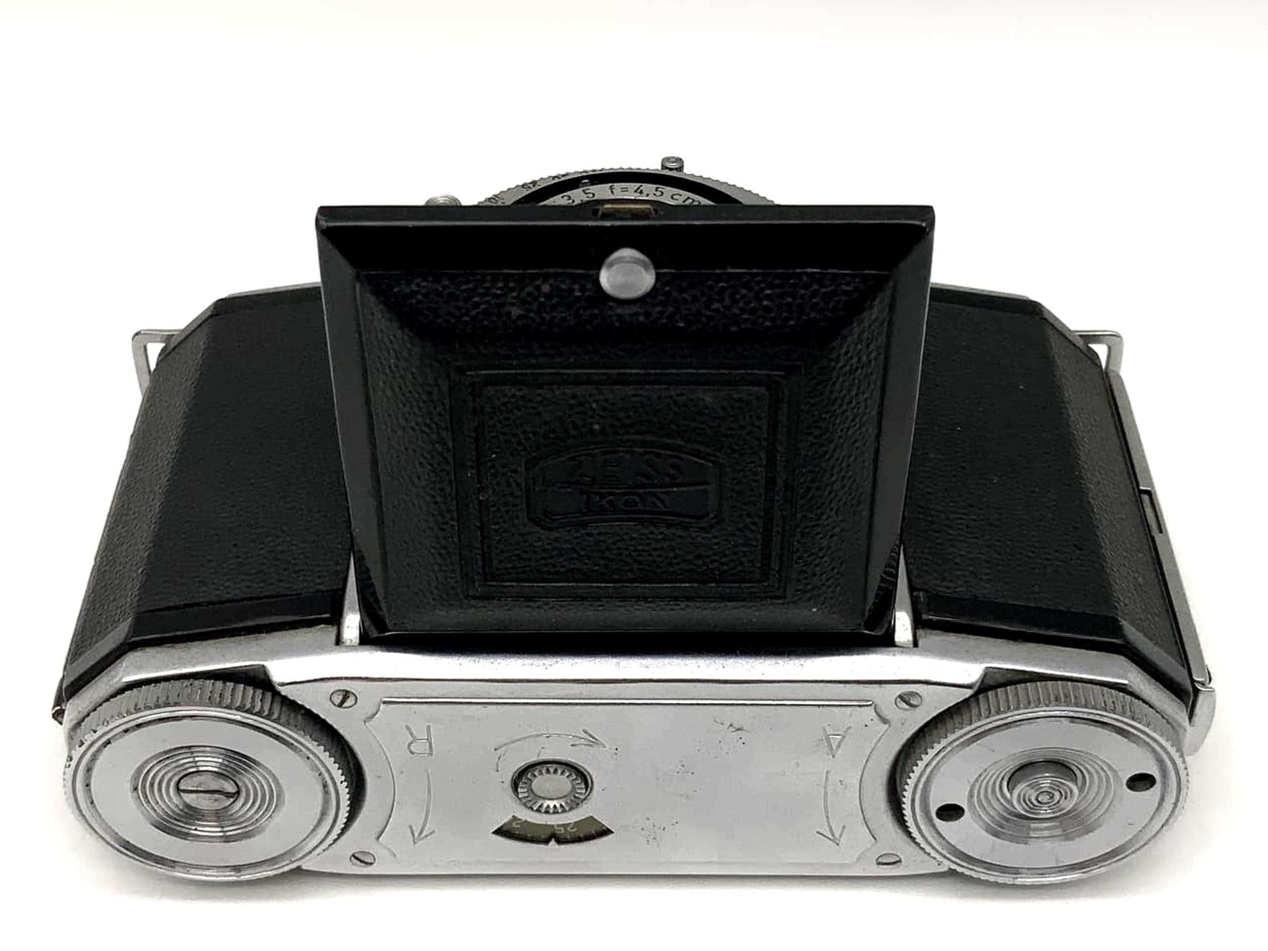 Zeiss Ikon Ikonta 522/24 folding camera with Novar Anastigmat 1:3.5 f=4.5cm ProntorS