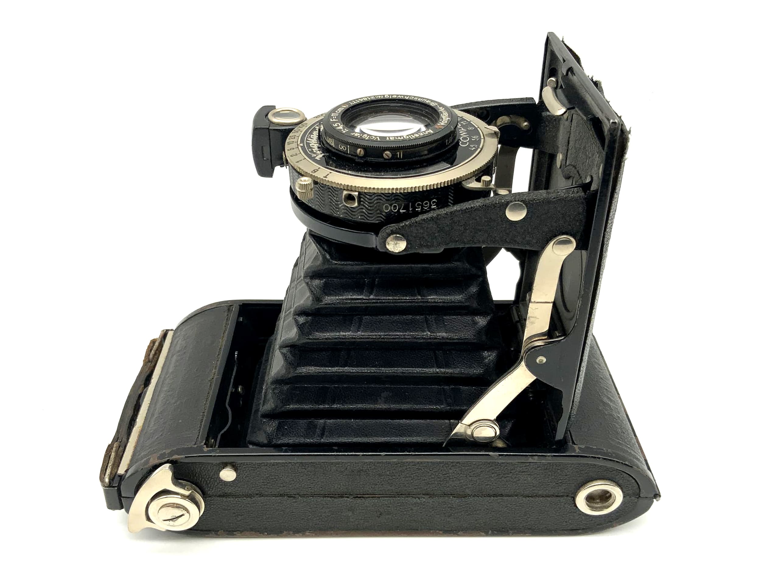 Voigtländer Bessa folding camera with Anastigmat Voigtar 1:4.5 F=11cm 6x9 Compur
