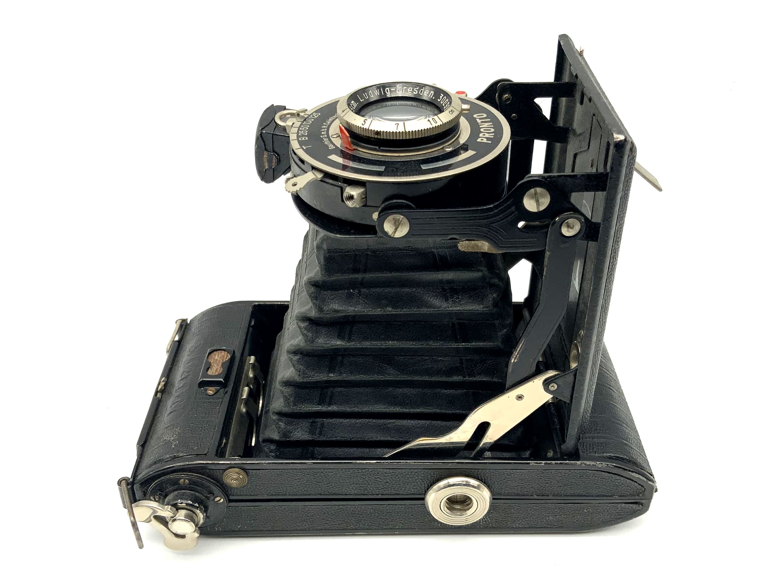 Noris folding camera with Victar 1:4.5 F=10.5cm Ludwig Dresden Pronto
