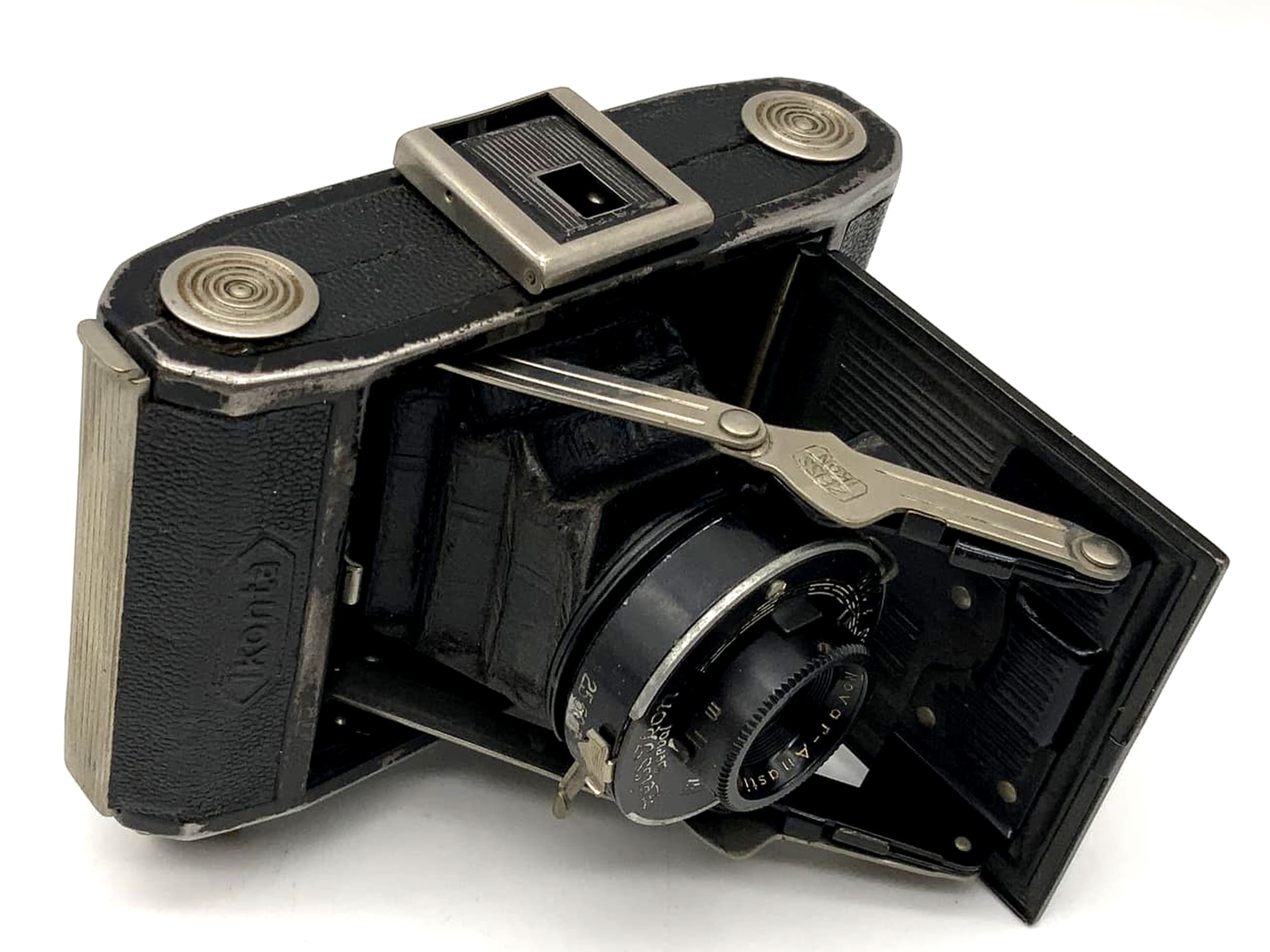 Zeiss Ikon Ikonta 520/18 folding camera with Novar Anastigmat 1:4.5 F=5cm Derval