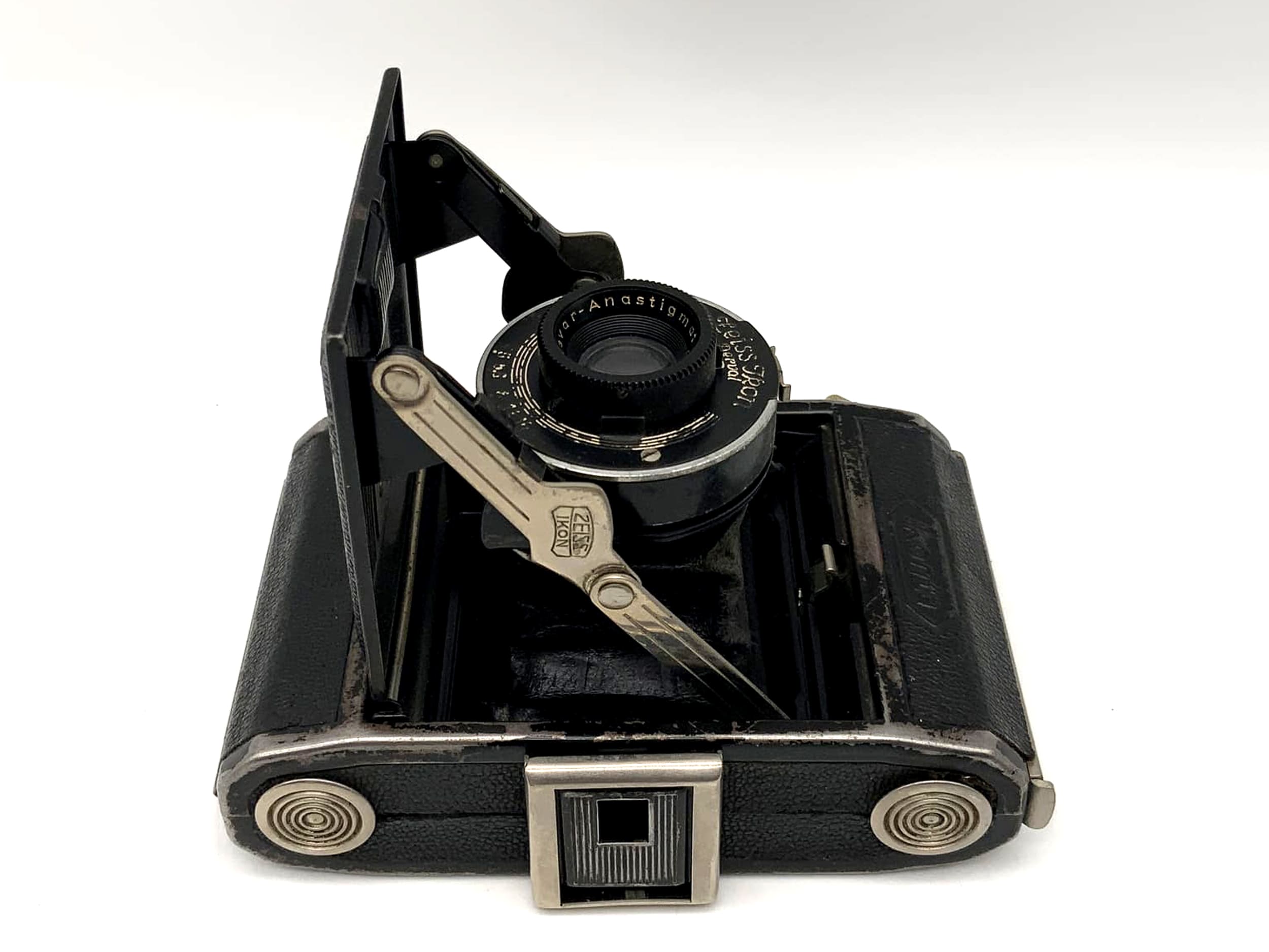 Zeiss Ikon Ikonta 520/18 folding camera with Novar Anastigmat 1:4.5 F=5cm Derval