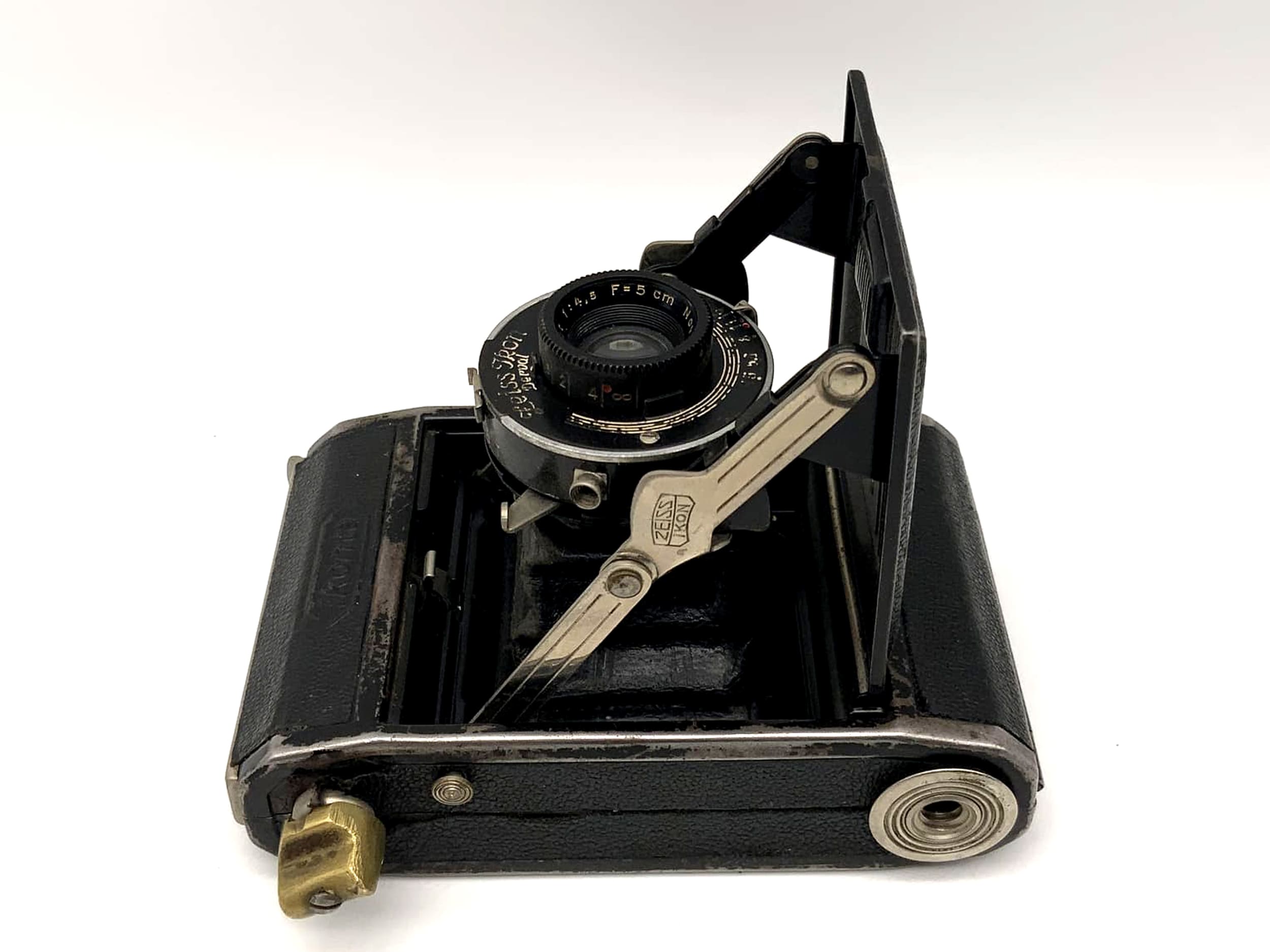 Zeiss Ikon Ikonta 520/18 folding camera with Novar Anastigmat 1:4.5 F=5cm Derval