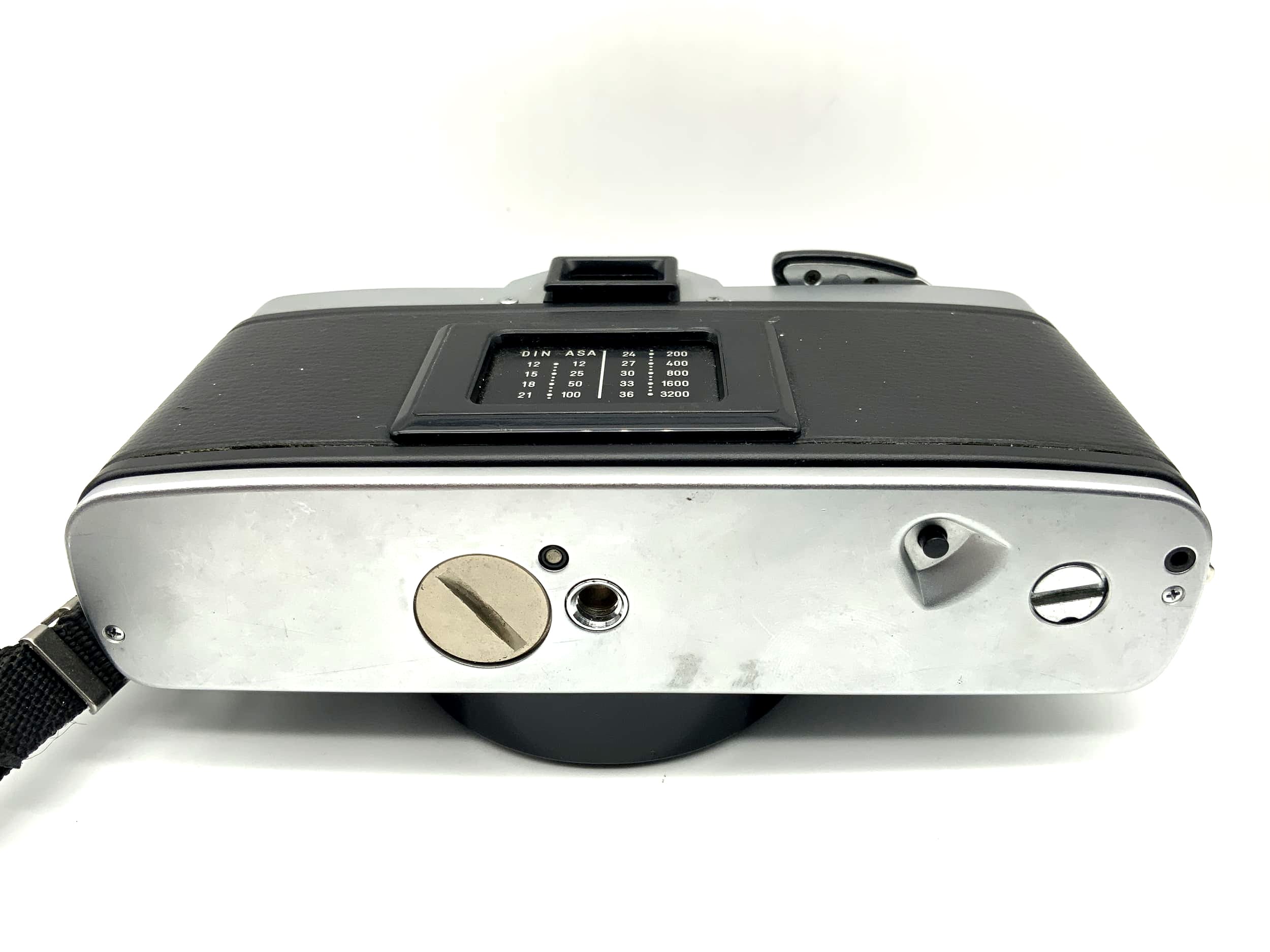 Minolta XG 9 35mm SLR analog camera body (Minolta MD)