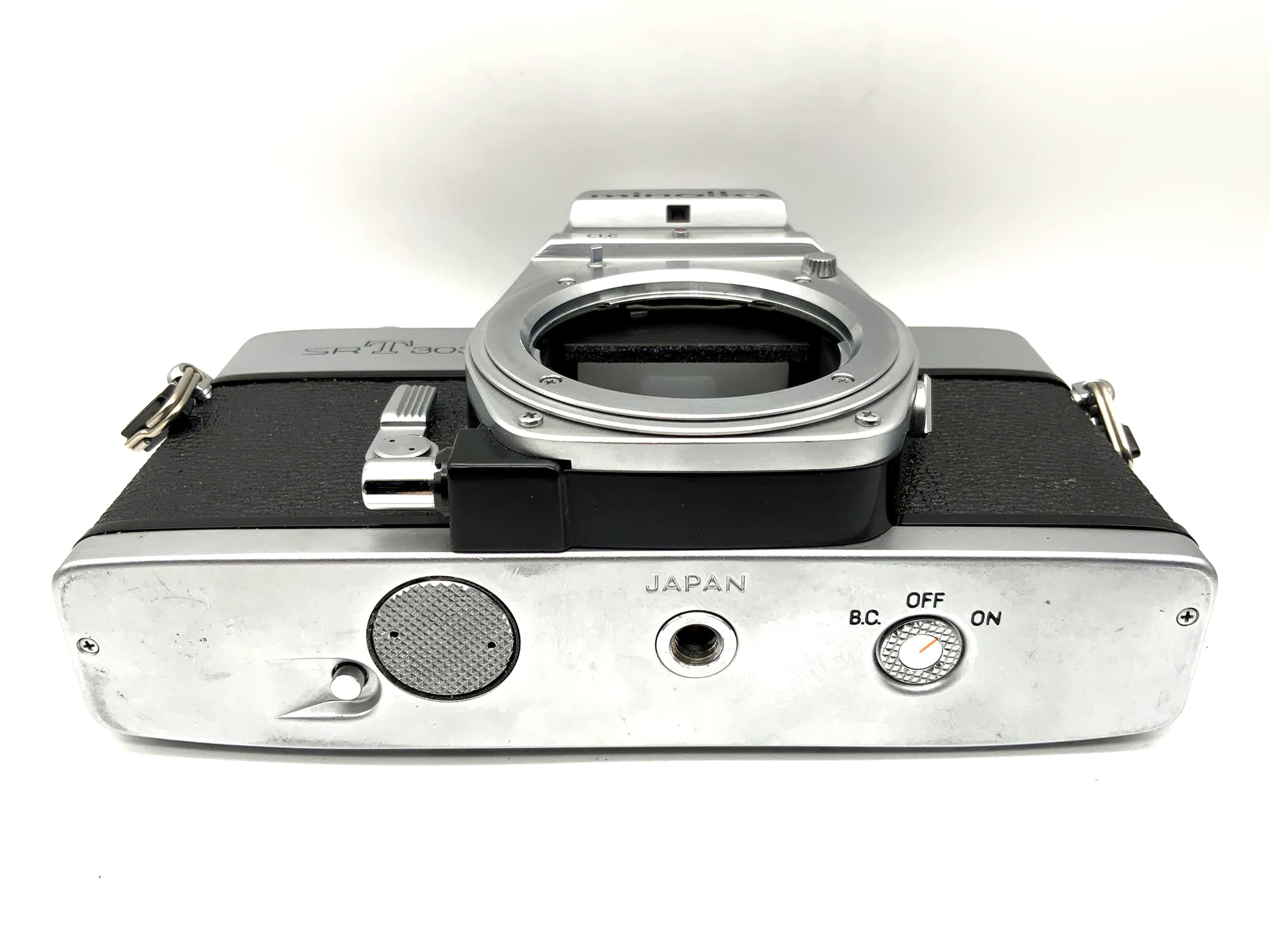 Minolta SRT 303b 35mm SLR analog camera body (Minolta MD)