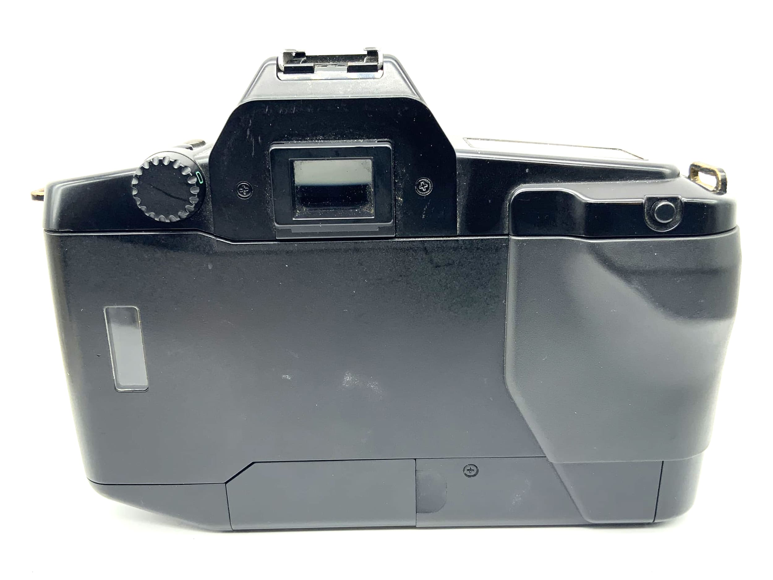 Canon EOS 650 35mm SLR analog camera body (Canon EF)