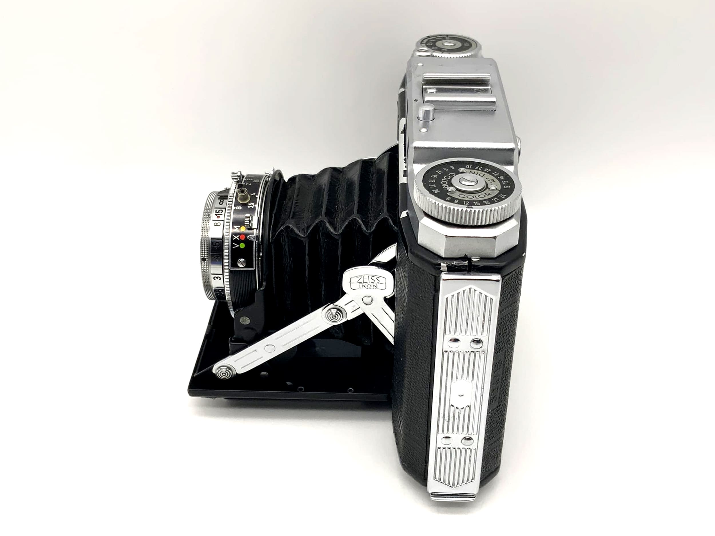 Zeiss Ikon Ikonta M 524/16 folding camera Novar Anastigmat 1:3.5 f=75mm Prontor-SVS