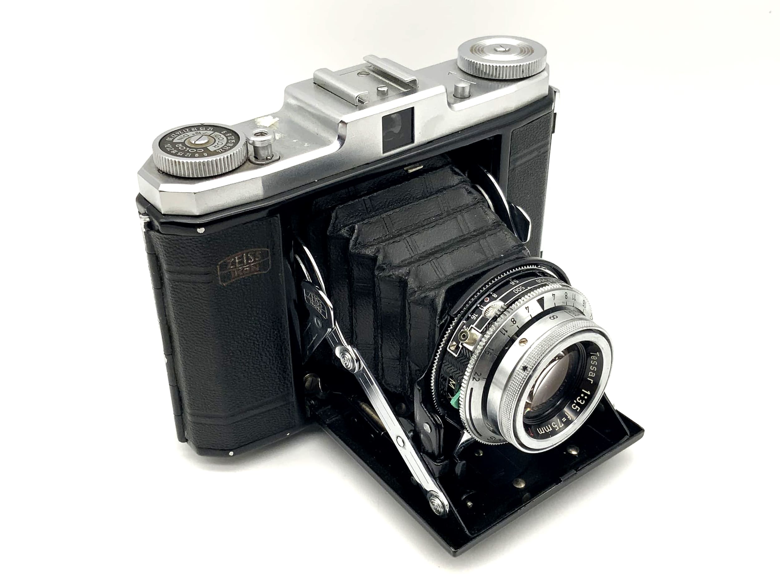 Zeiss Ikon Ikonta 523/16 with Zeiss-Opton Tessar 1:3.5 75mm red T Synchro-Compur