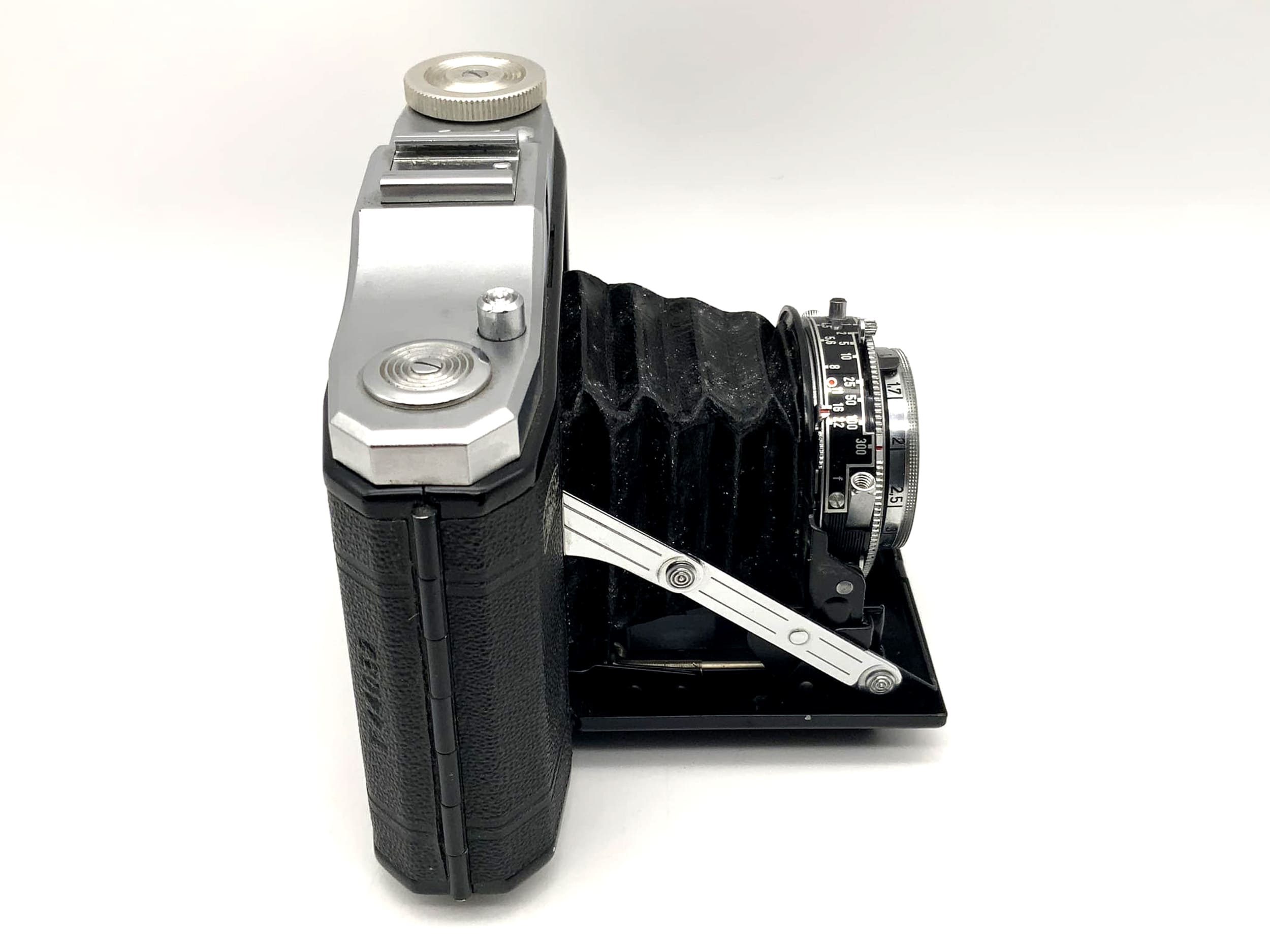 Zeiss Ikon Nettar 517/16 folding camera with Novar Anastigmat 1:4.5 f=75mm Prontor-S