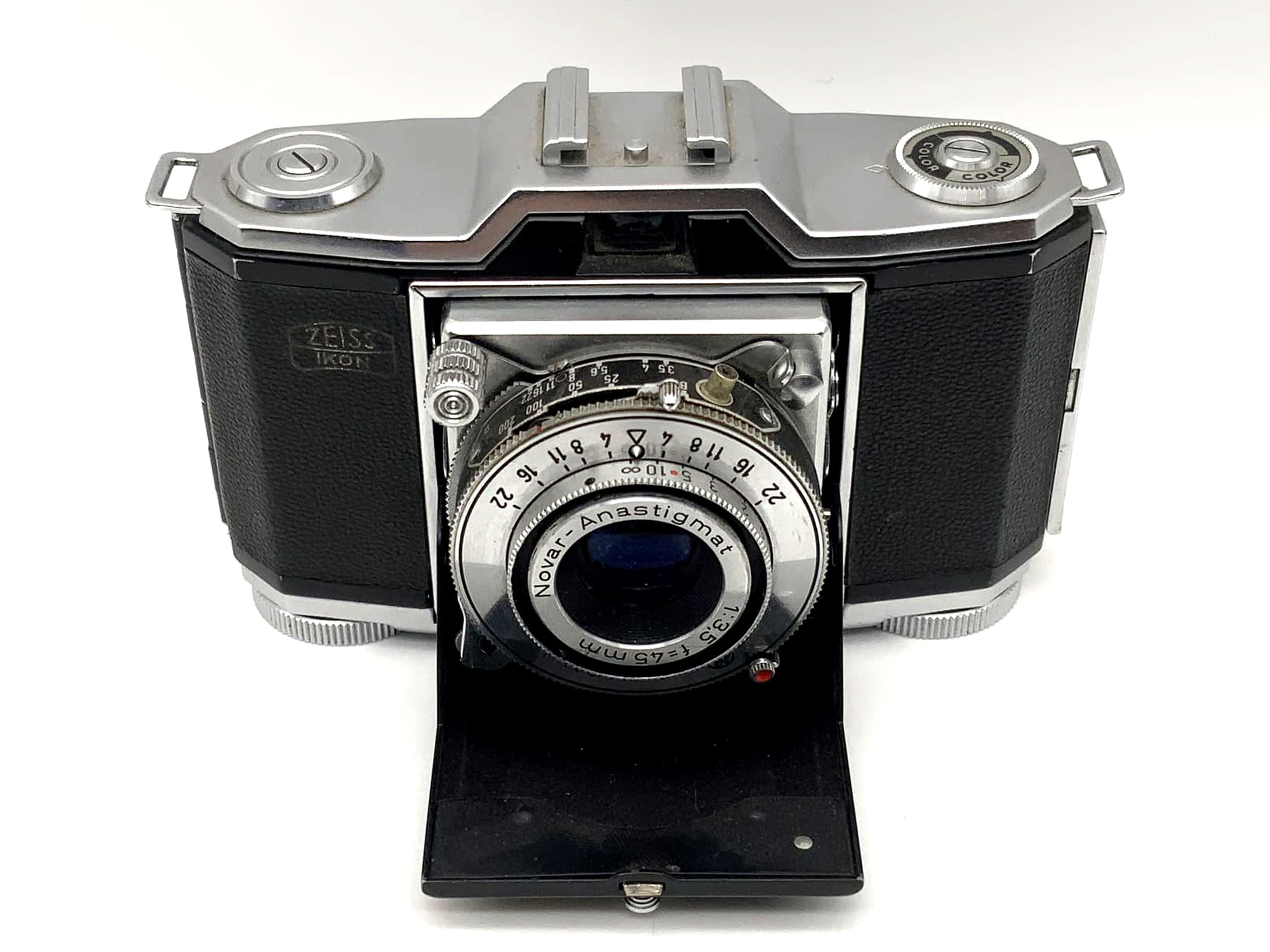 Zeiss Ikon Contina 522/24 folding camera with Novar Anastigmat 1:3.5 f=45mm Pronto