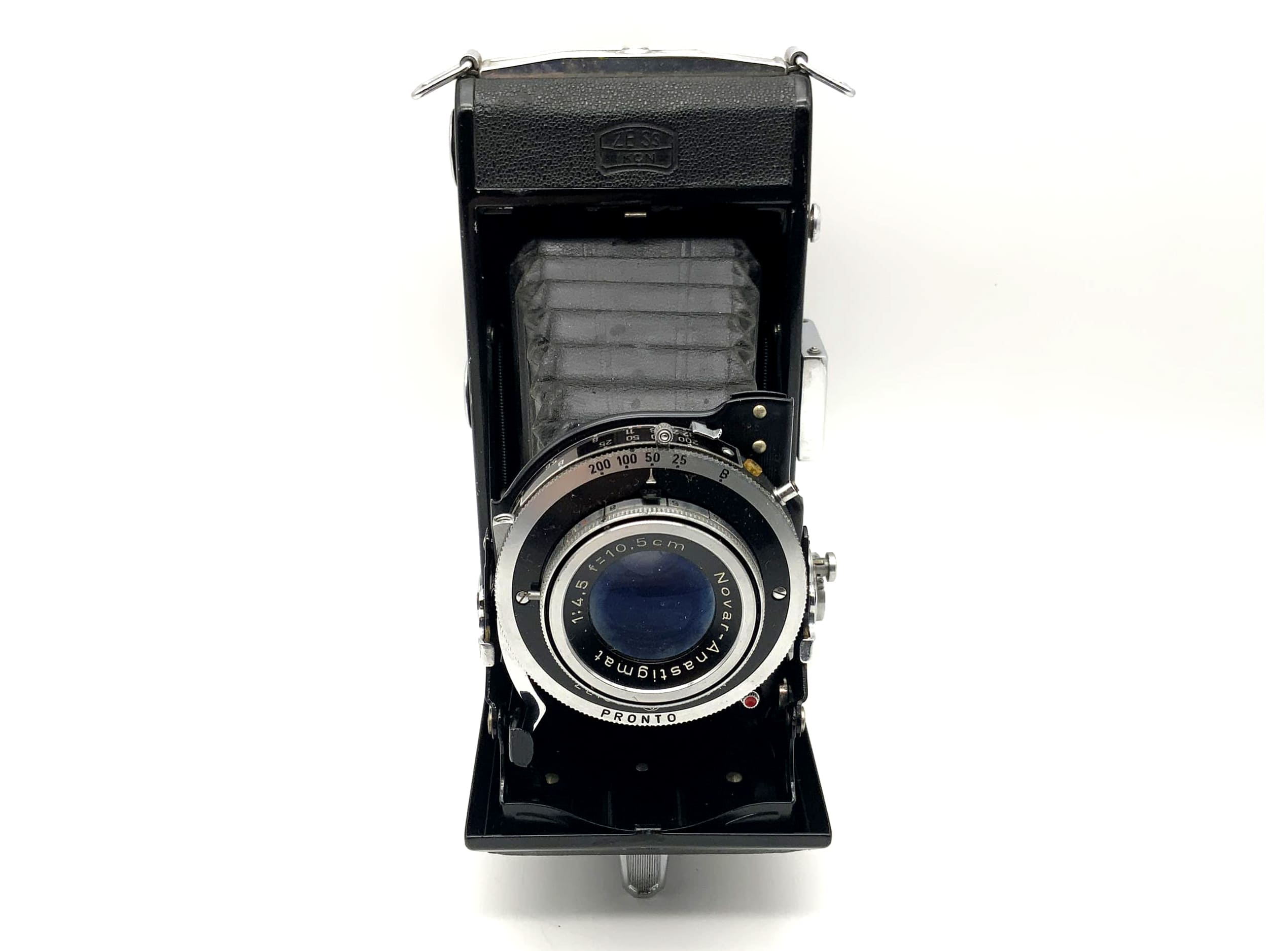 Zeiss Ikon Ercona folding camera with Novar Anastigmat 1:4.5 f=10.5cm Pronto