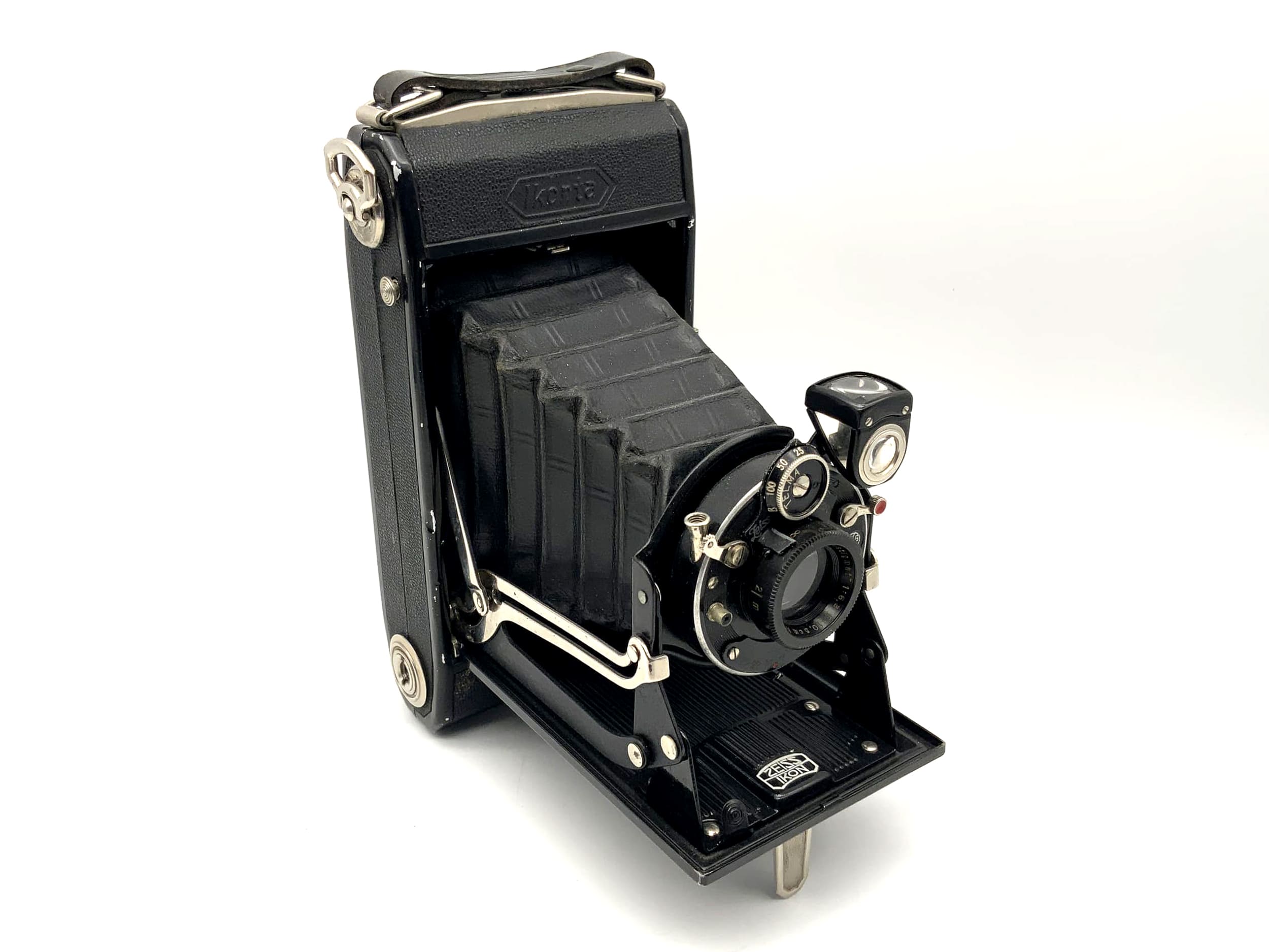Zeiss Ikon Ikonta 520/2 folding camera with Novar Anastigmat 1:6.3 F=10.5cm