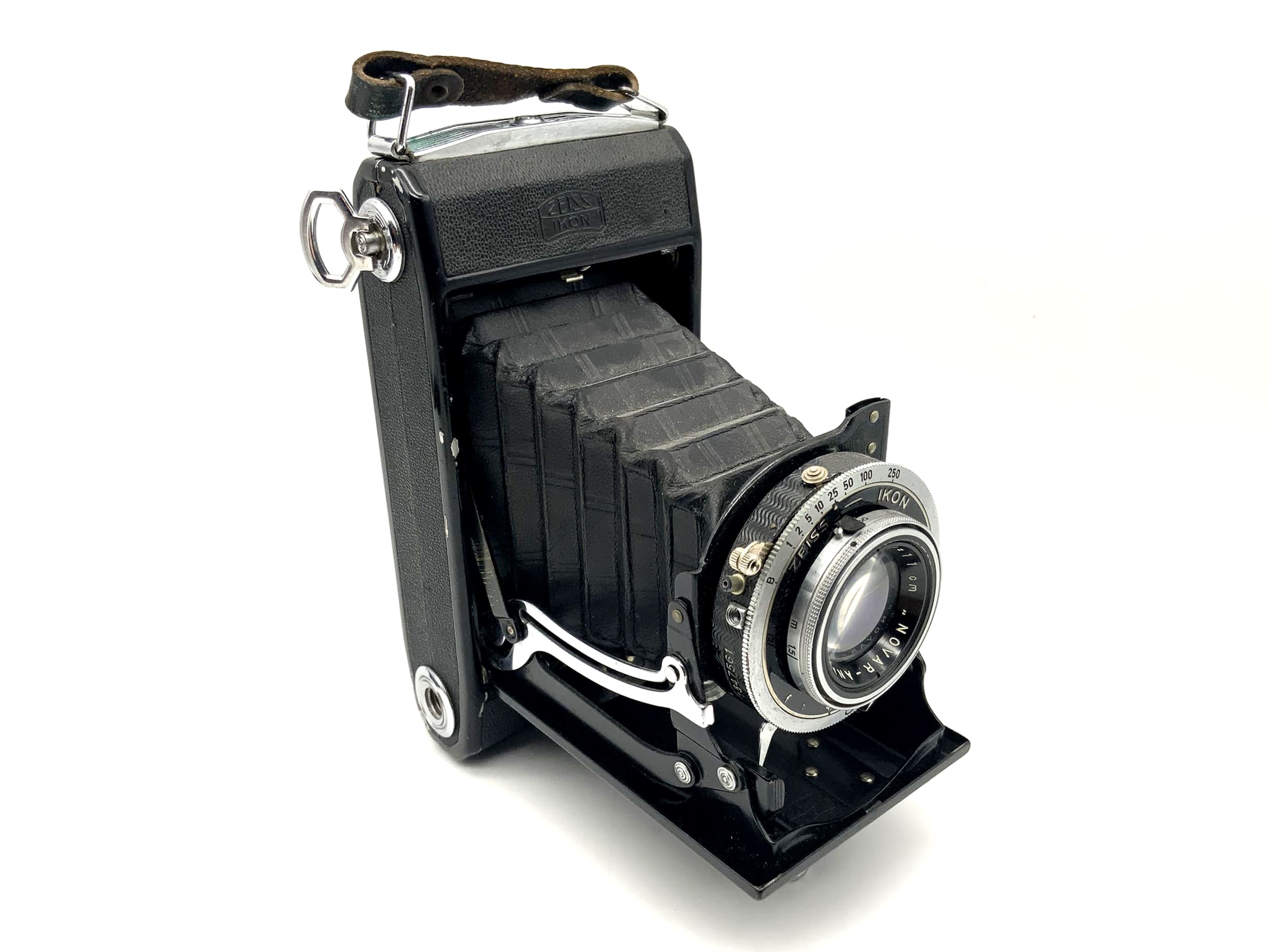 Zeiss Ikon Nettar 515/2 folding camera with Novar Anastigmat 1:4.5 f=11cm Compur
