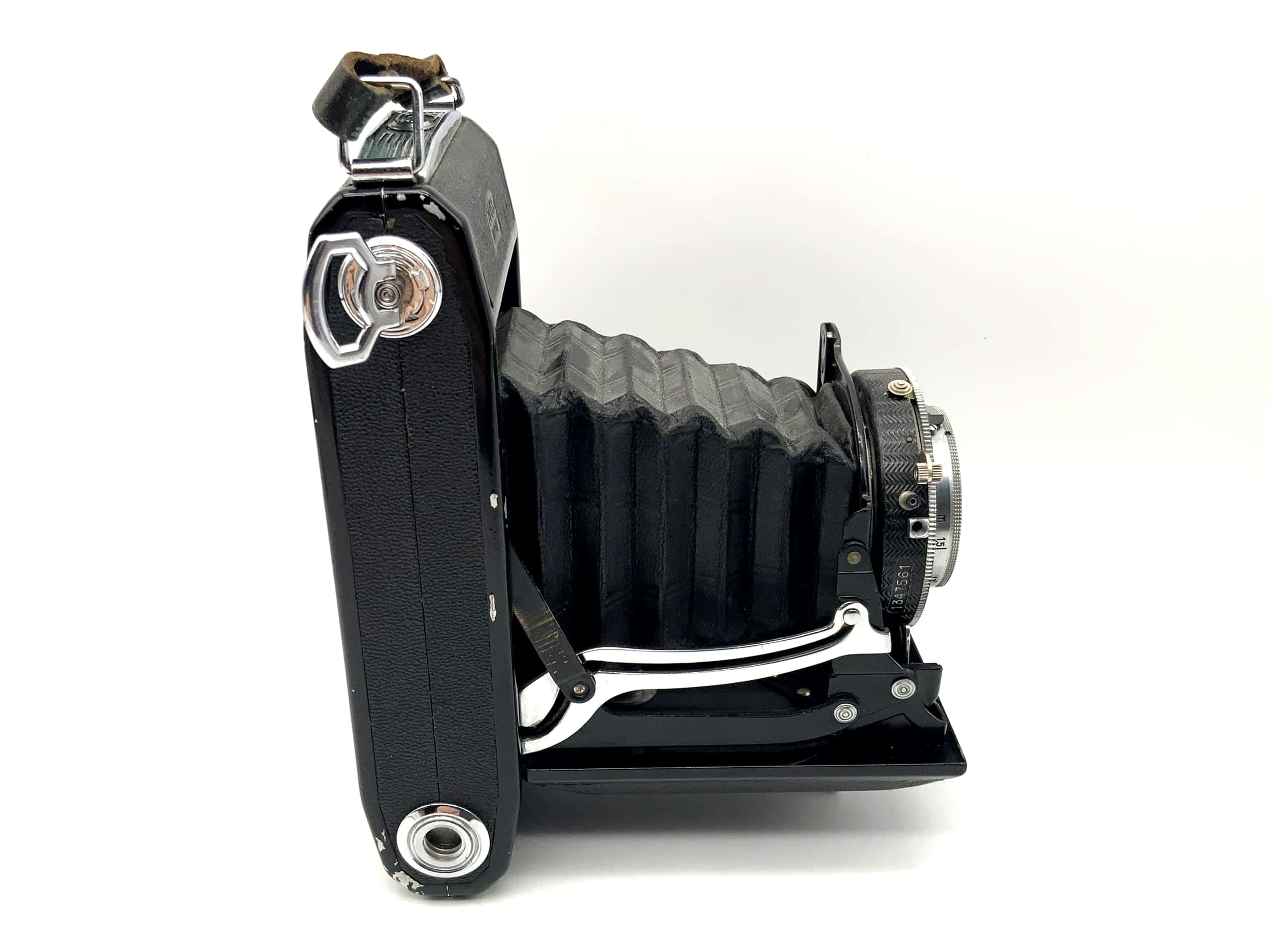 Zeiss Ikon Nettar 515/2 folding camera with Novar Anastigmat 1:4.5 f=11cm Compur