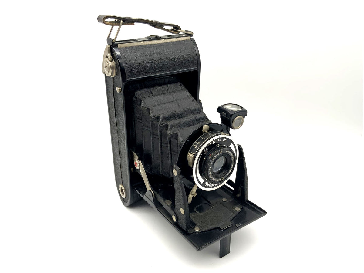 Voigtländer Bessa folding camera with Anastigmat Voigtar 1:7.7 F10.5cm lens