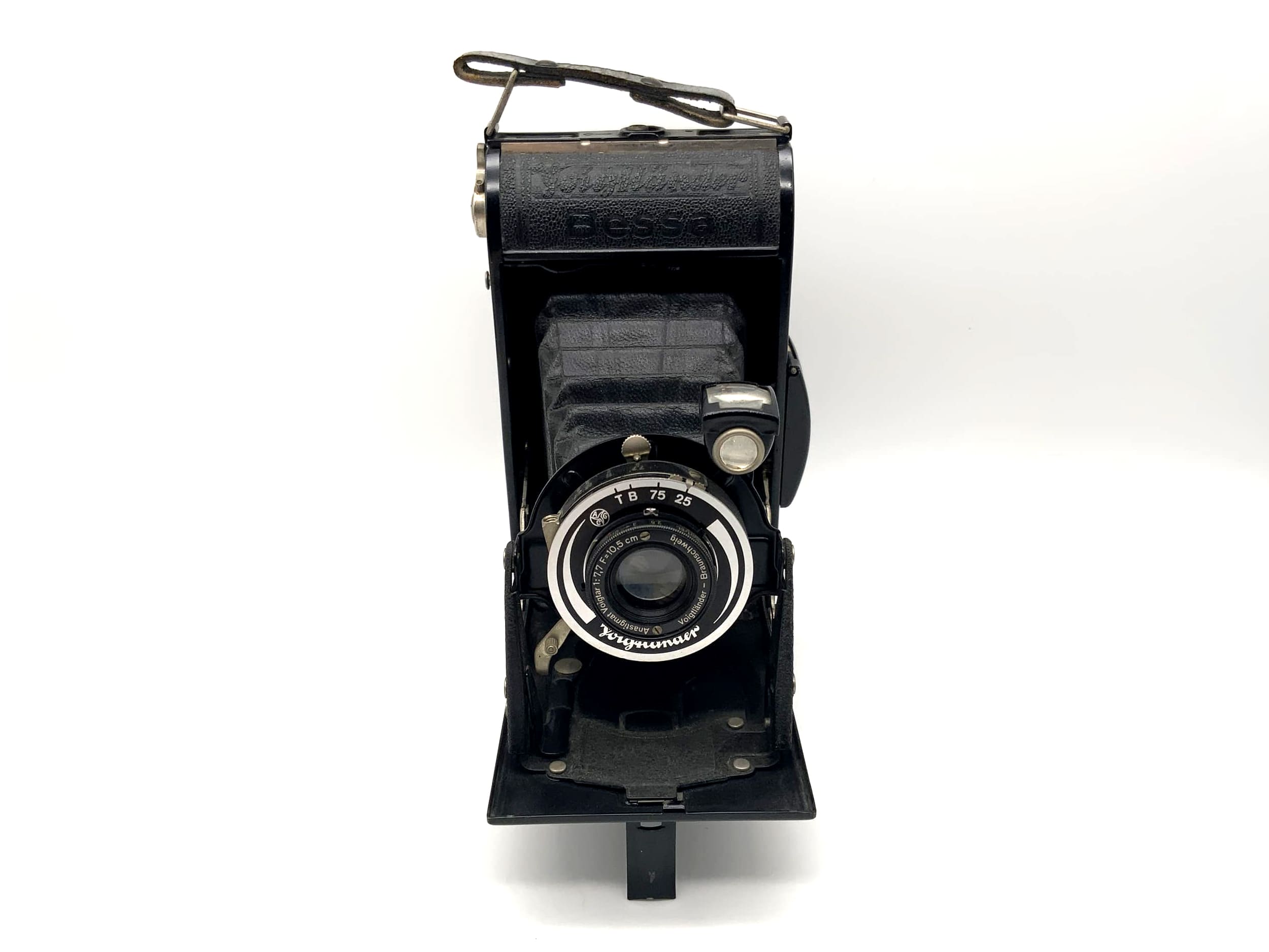 Voigtländer Bessa folding camera with Anastigmat Voigtar 1:7.7 F10.5cm lens
