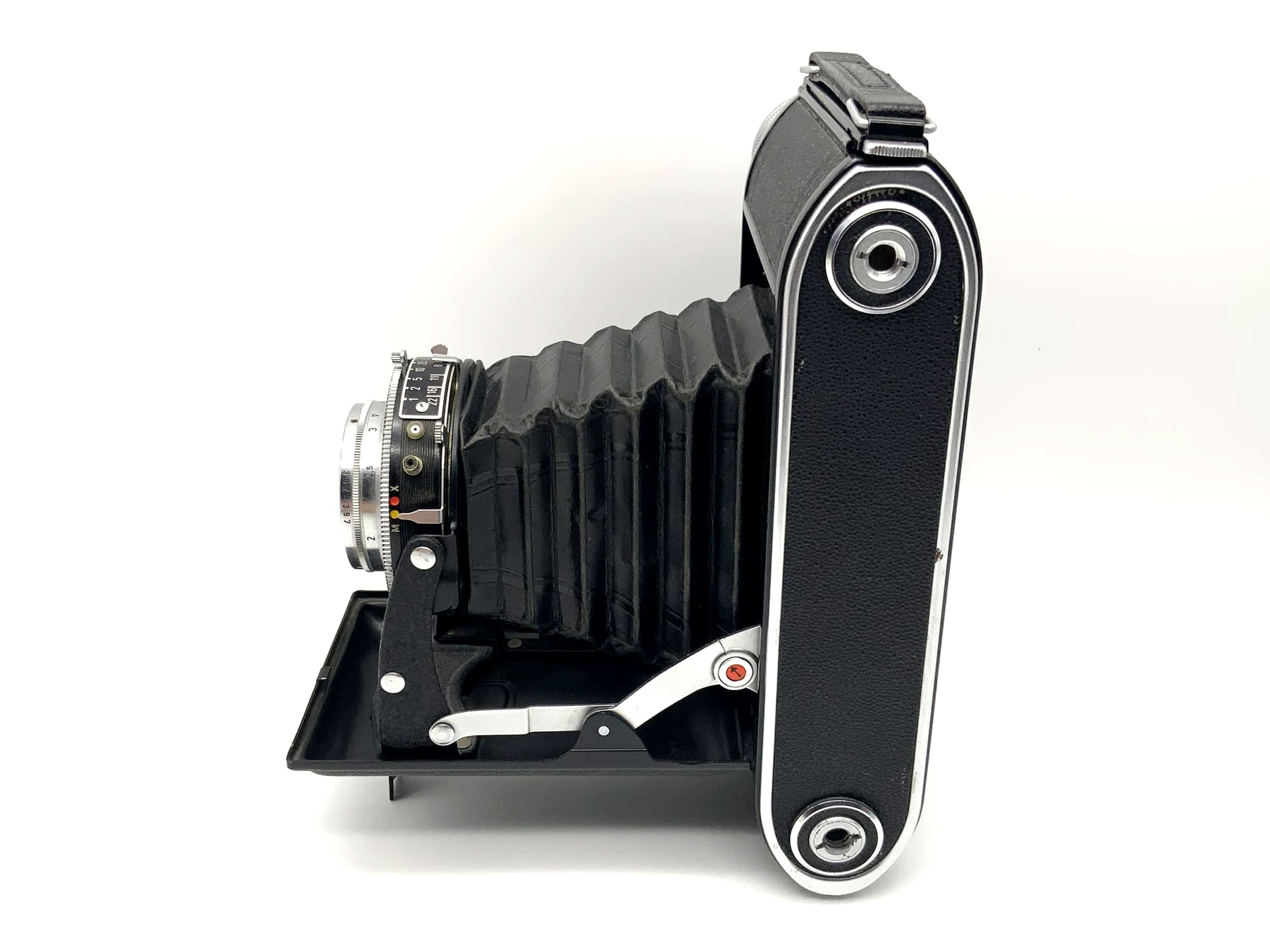 Voigtländer Bessa I folding camera with Vaskar 1:4.5 / 105 Prontor-SV lens