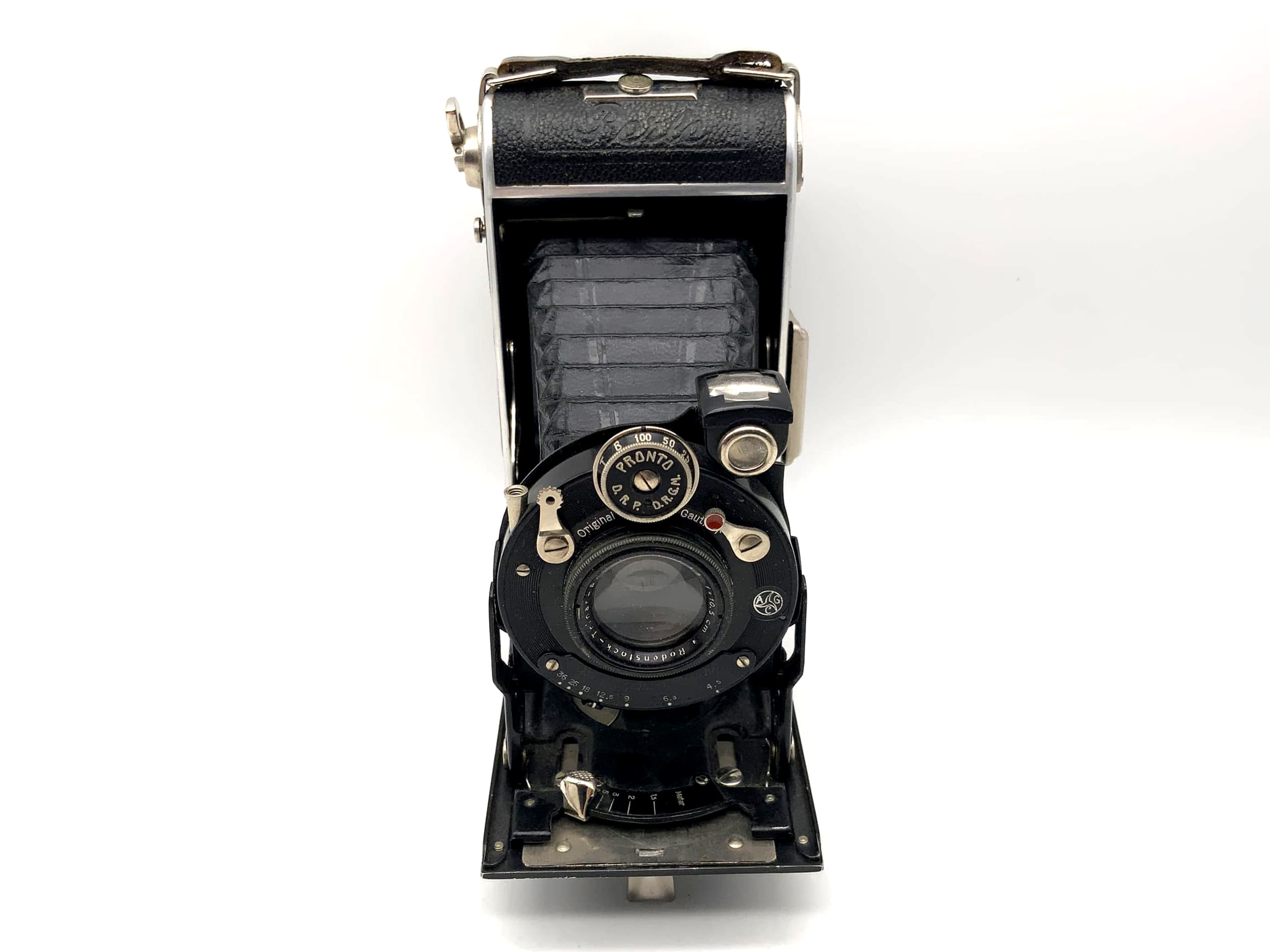 Welta Perle folding camera with Rodenstock Trinar Anastigmat 1:4.5 f=10.5cm