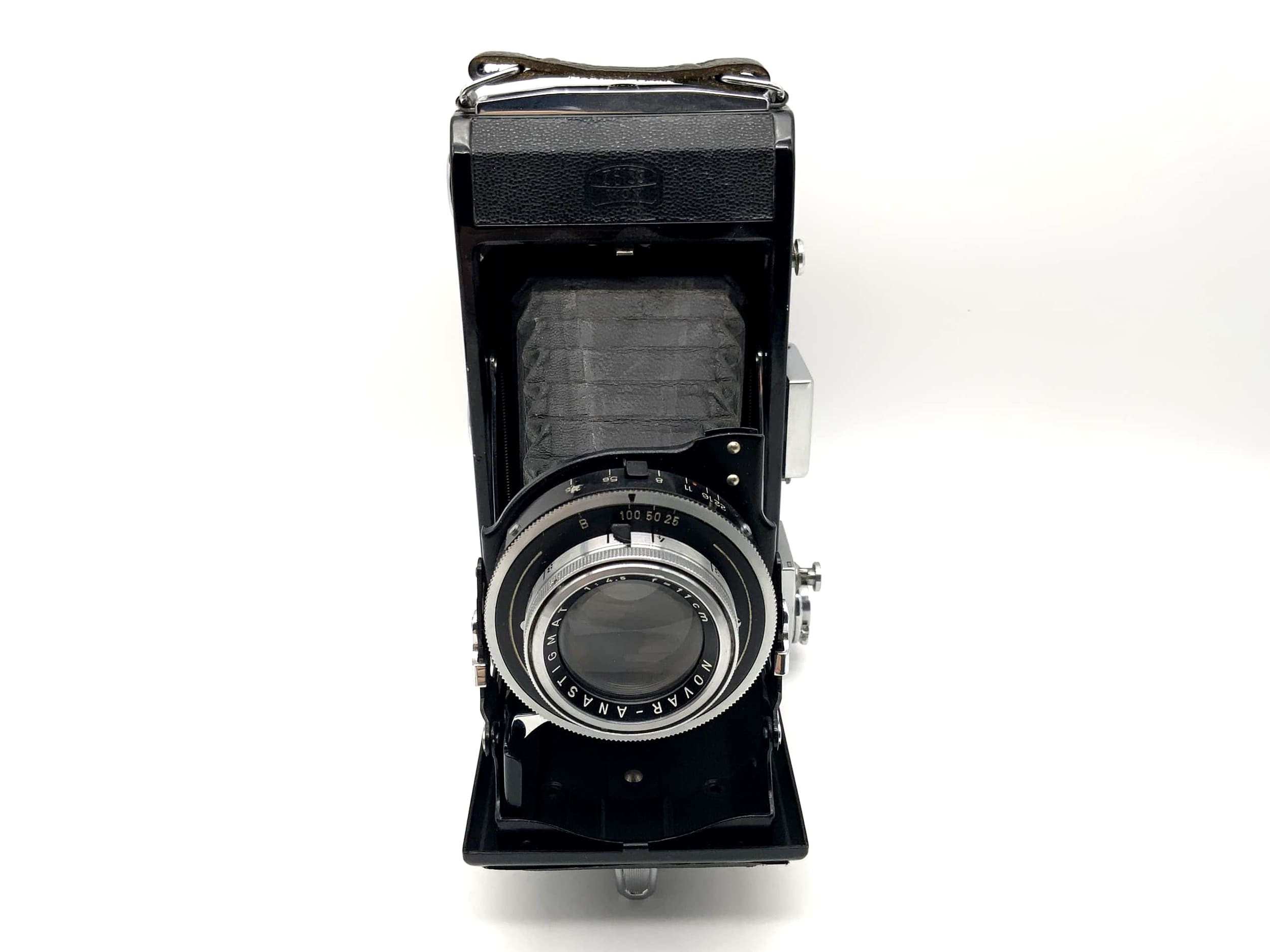 Zeiss Ikon Ercona folding camera with Novar Anastigmat 1:4.5 f=11cm