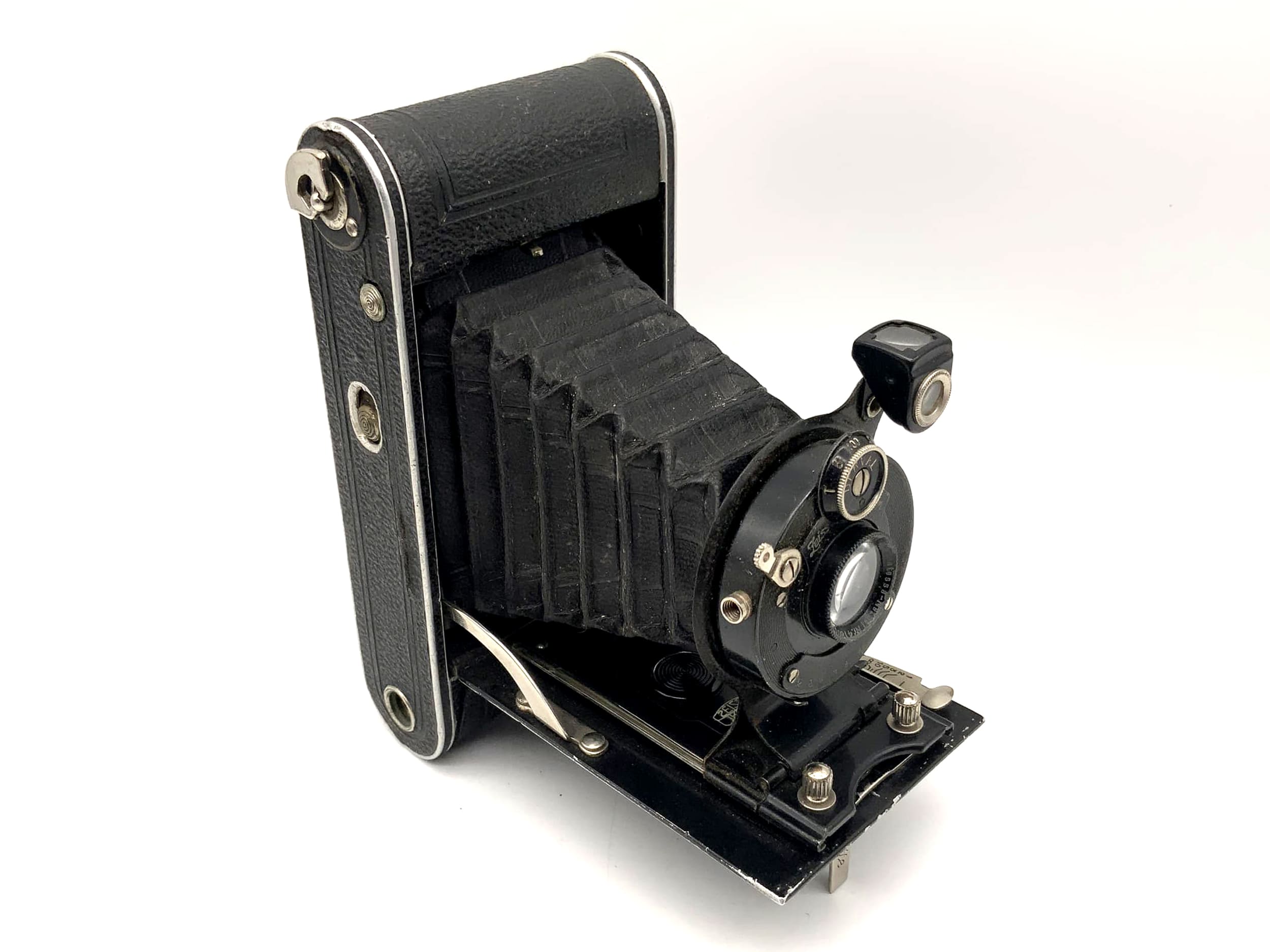 Zeiss Ikon Cocarette folding camera with Contessa-Nettel Trinastigmat 1:6.8 f=9cm