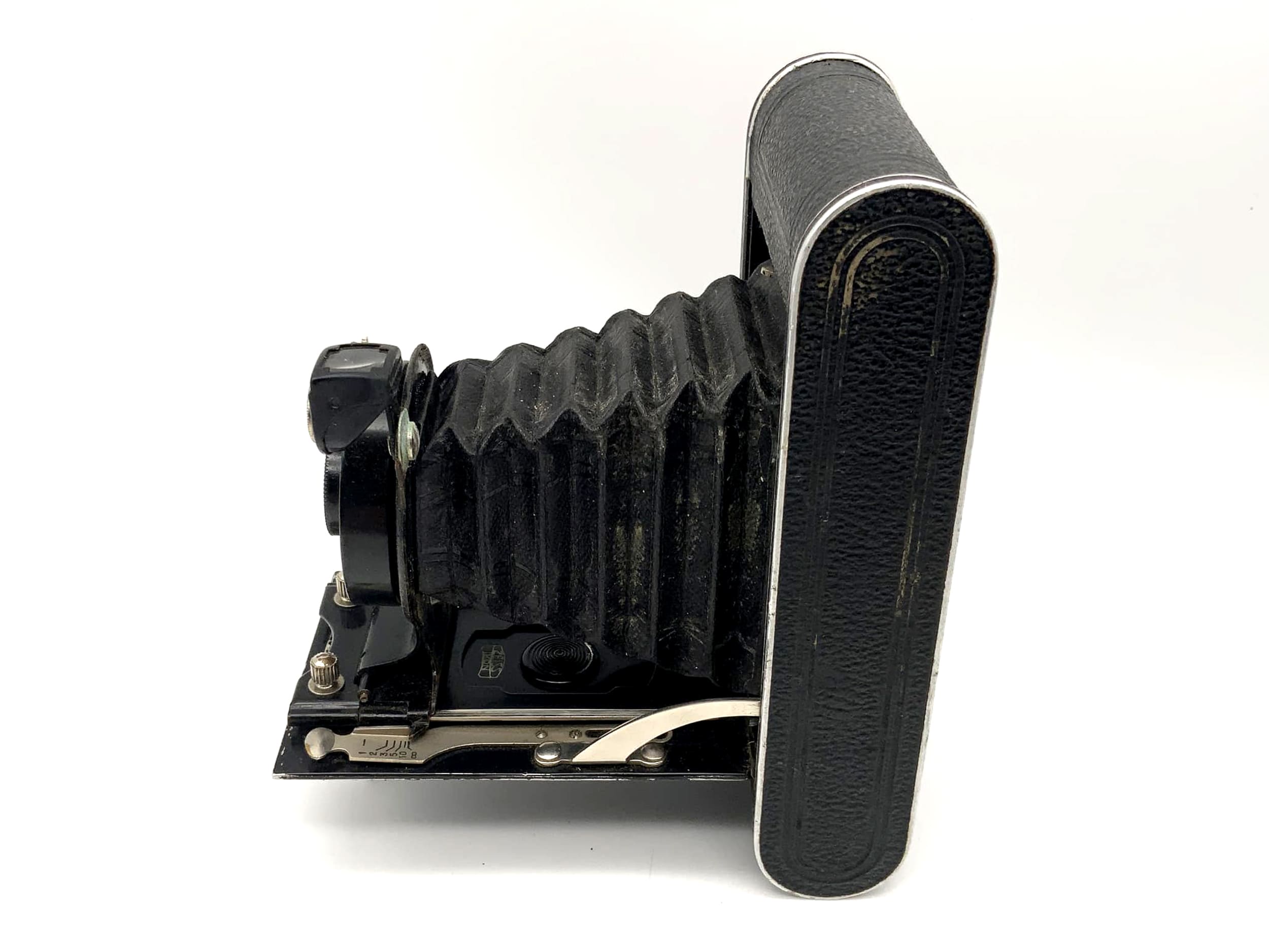 Zeiss Ikon Cocarette folding camera with Contessa-Nettel Trinastigmat 1:6.8 f=9cm