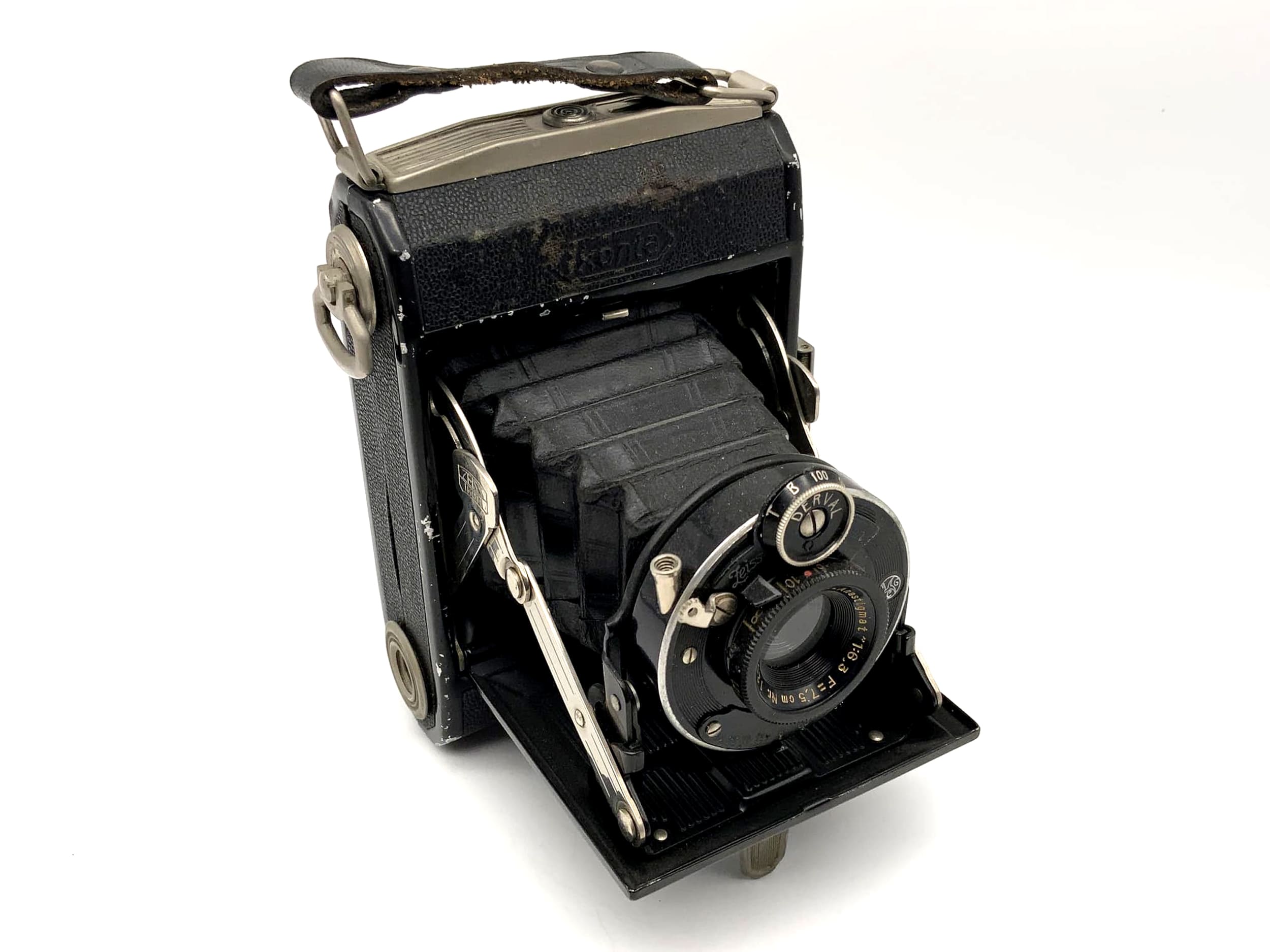 Zeiss Ikon Ikonta 520 folding camera with Novar Anastigmat 1:6.3 F=7.5cm